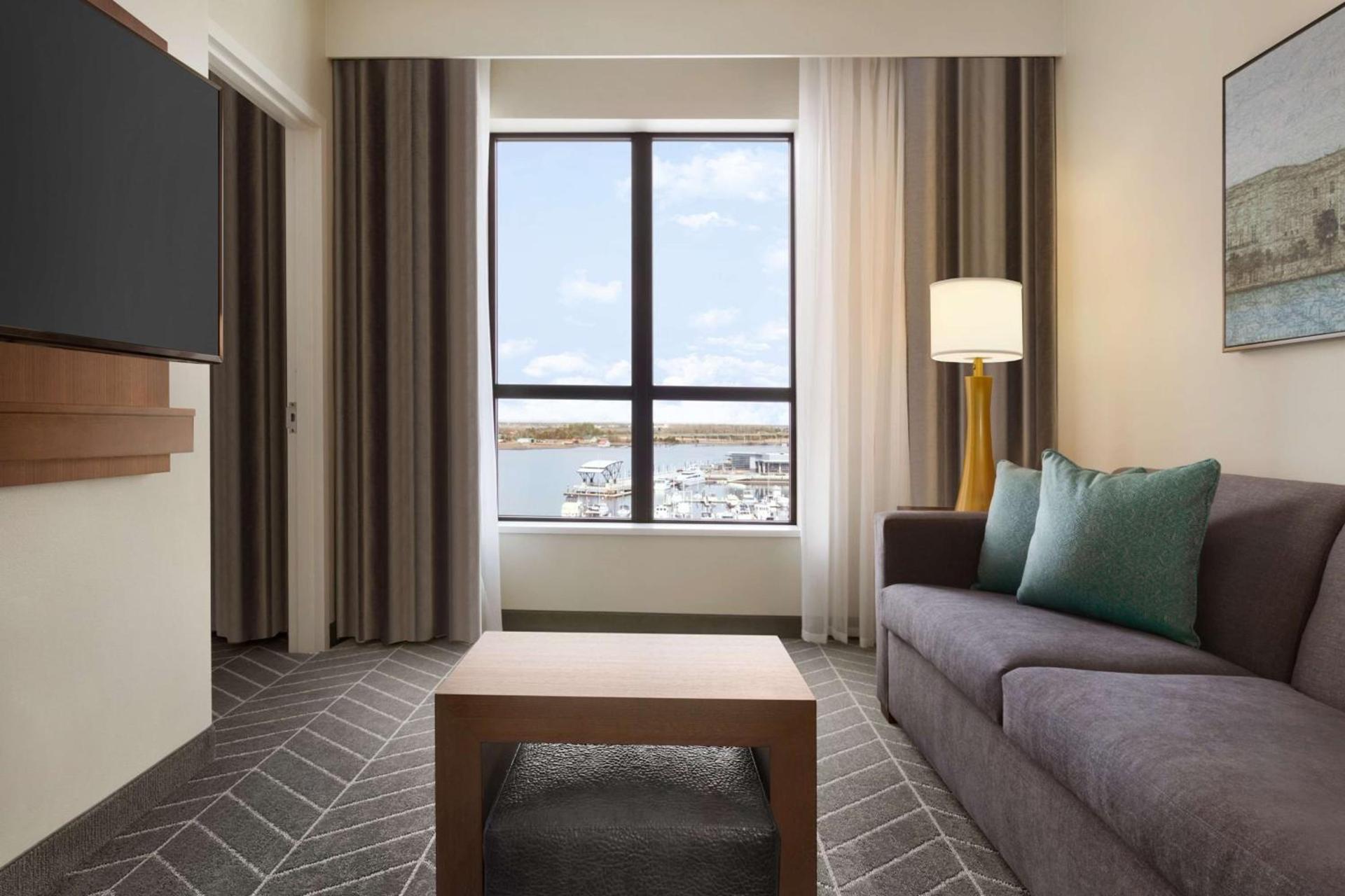 Embassy Suites By Hilton Wilmington Riverfront photo 25