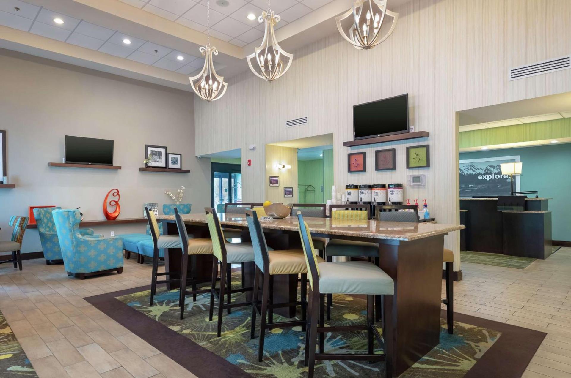 Hampton Inn and Suites Adairsville/Calhoun Area photo 6