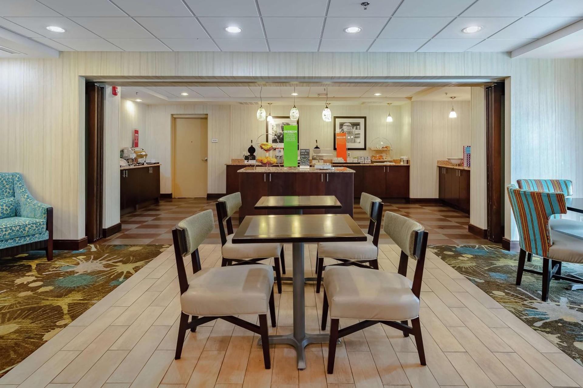 Hampton Inn and Suites Adairsville/Calhoun Area photo 11