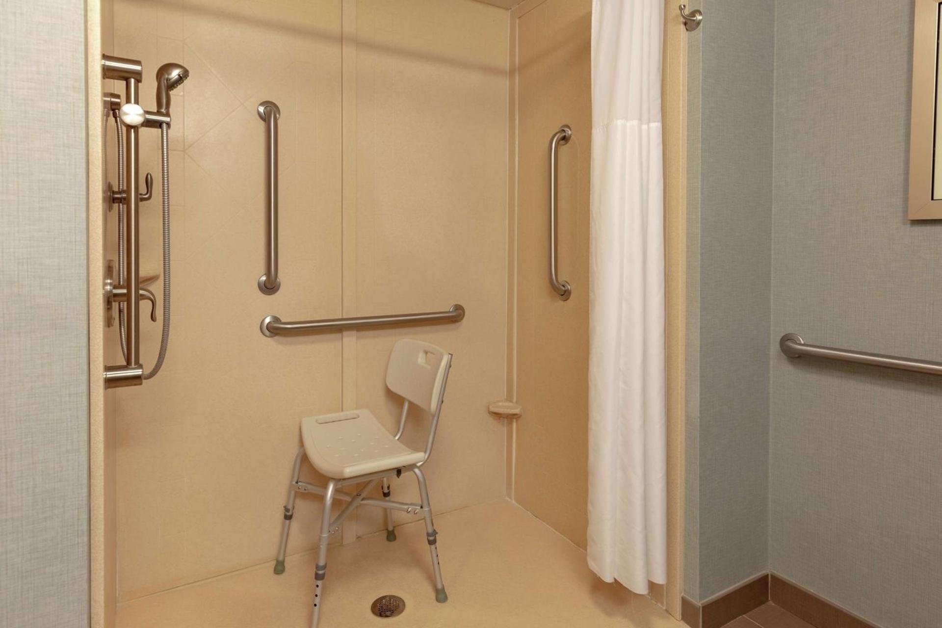 Hampton Inn and Suites Adairsville/Calhoun Area photo 19