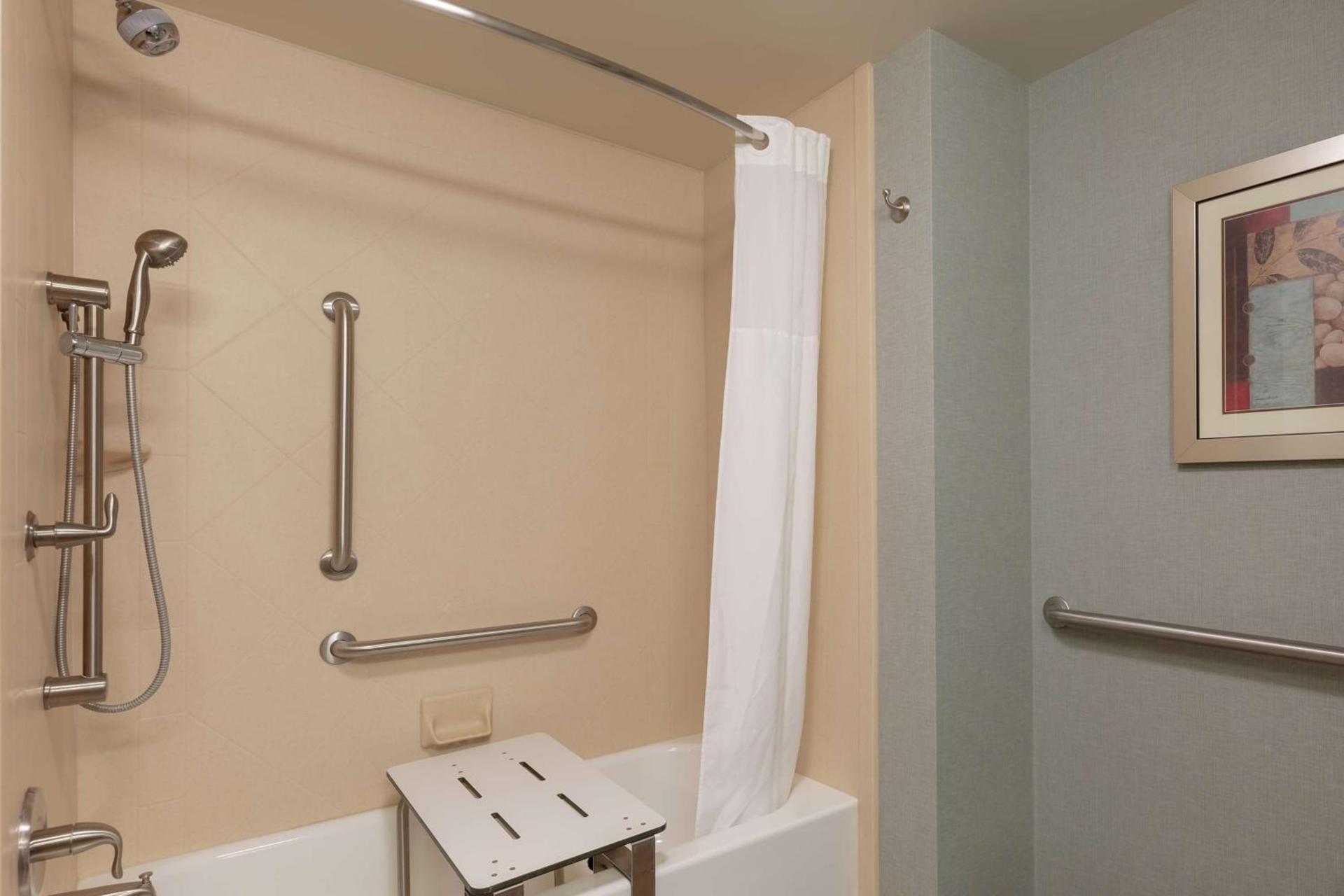 Hampton Inn and Suites Adairsville/Calhoun Area photo 22