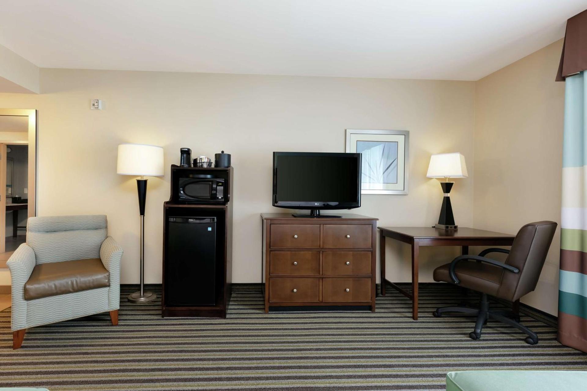 Hampton Inn and Suites Adairsville/Calhoun Area photo 35