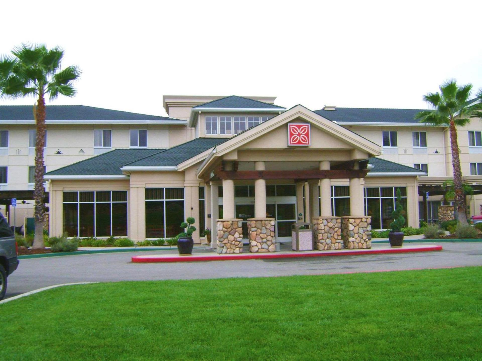 Hilton Garden Inn Redding photo 2