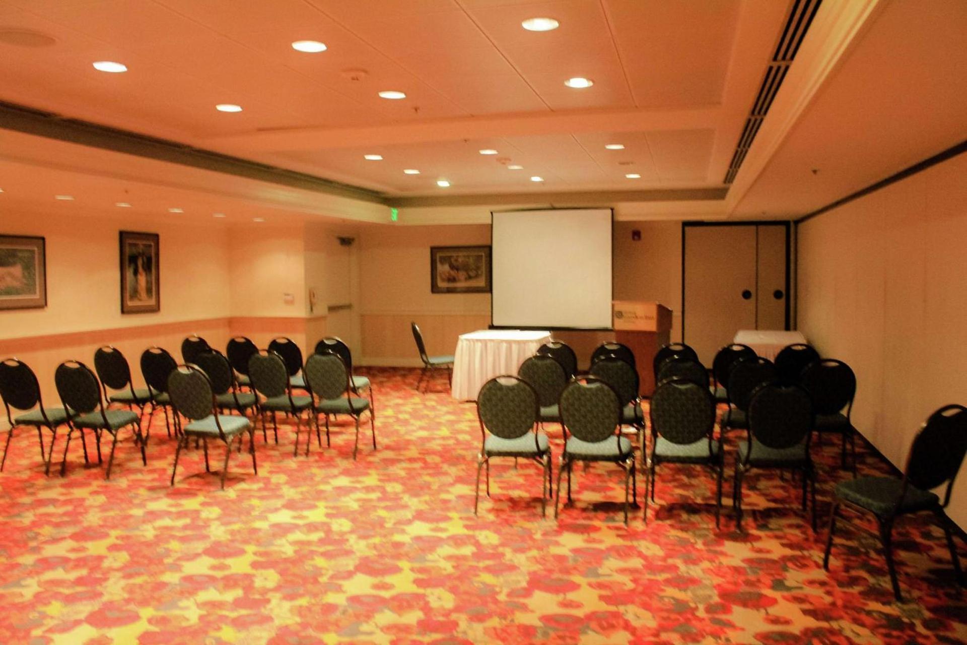 Hilton Garden Inn Redding photo 33