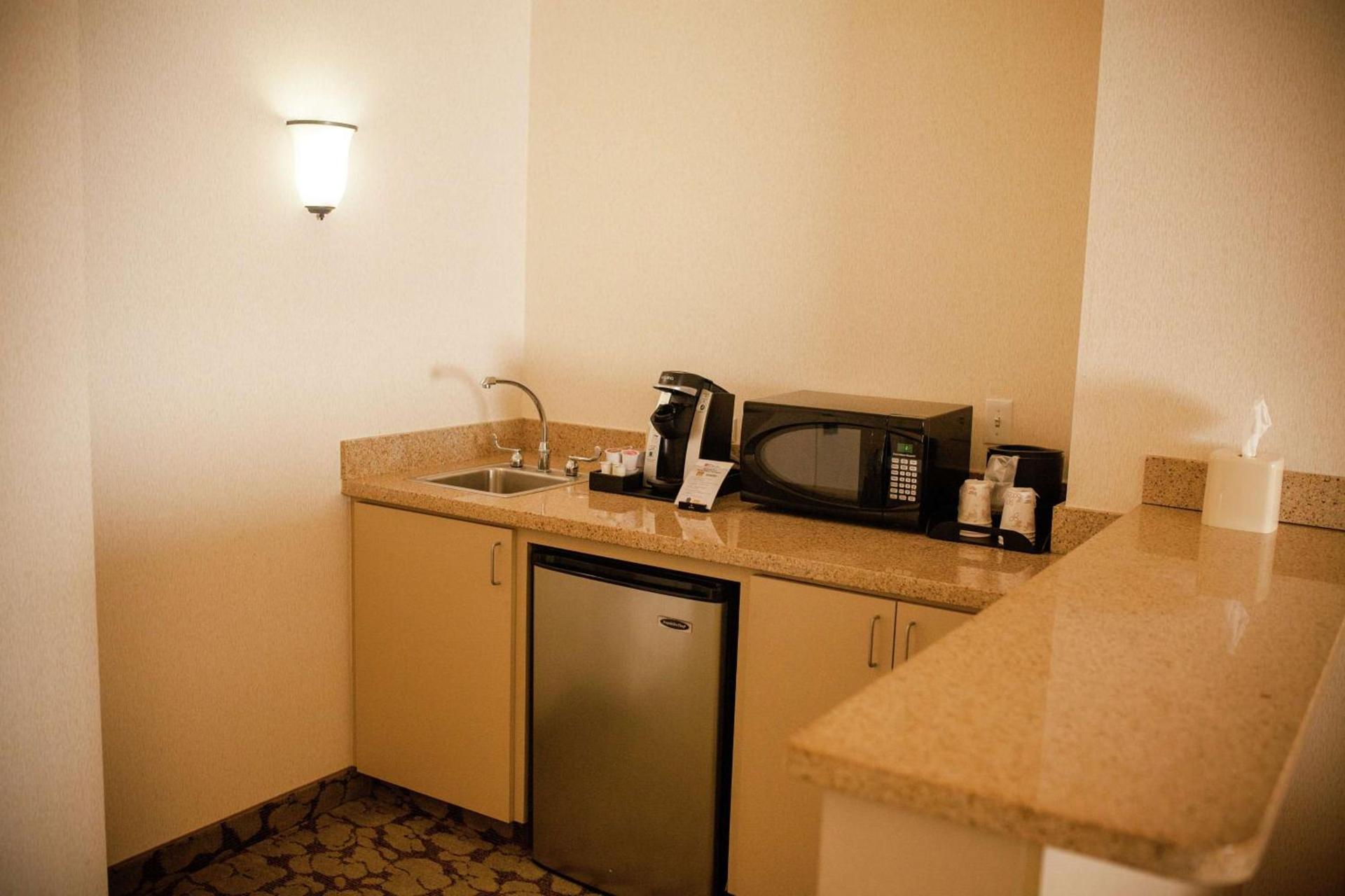 Hilton Garden Inn Redding photo 30