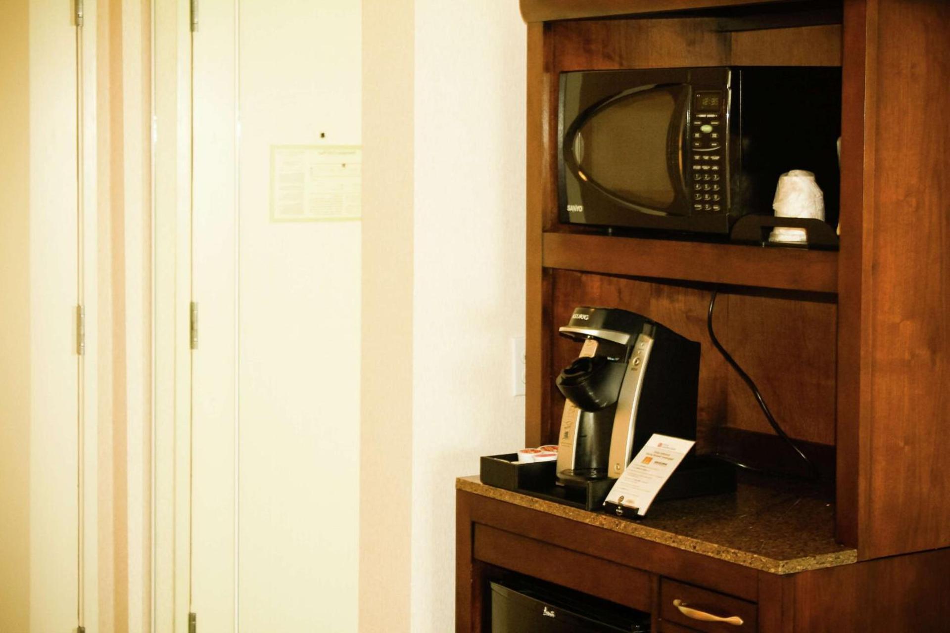 Hilton Garden Inn Redding photo 32