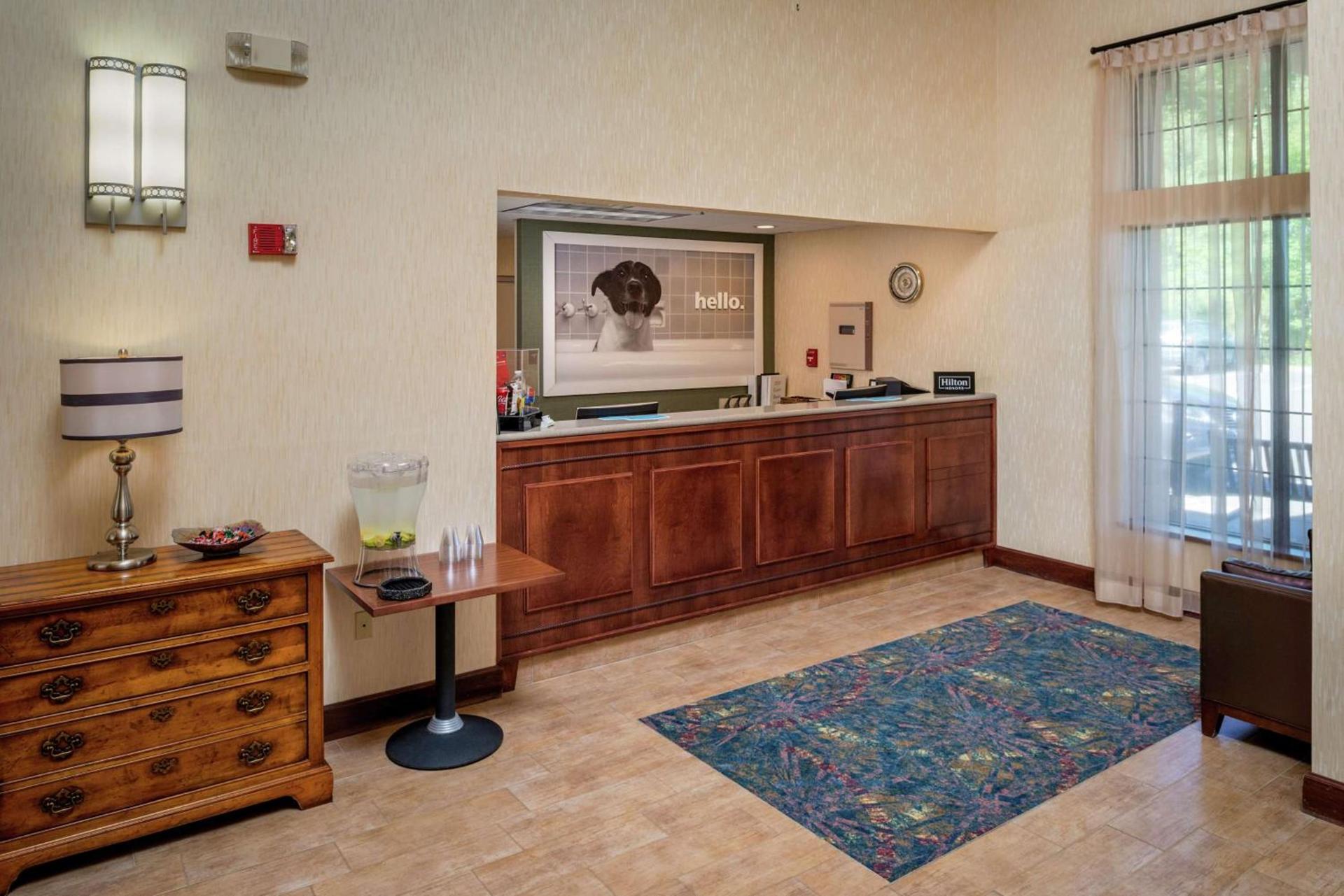 Hampton Inn & Suites Binghamton/Vestal photo 6