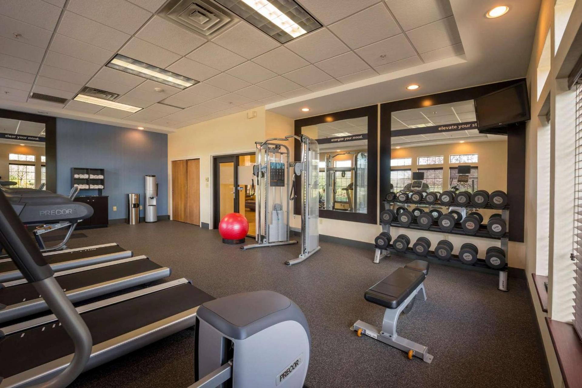 Hampton Inn & Suites Binghamton/Vestal photo 10