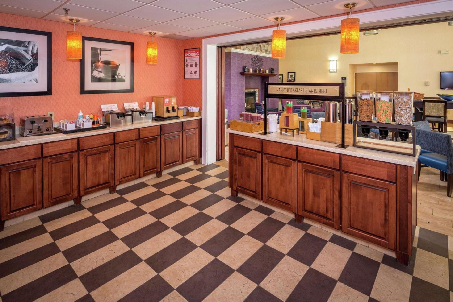 Hampton Inn & Suites Binghamton/Vestal photo 8