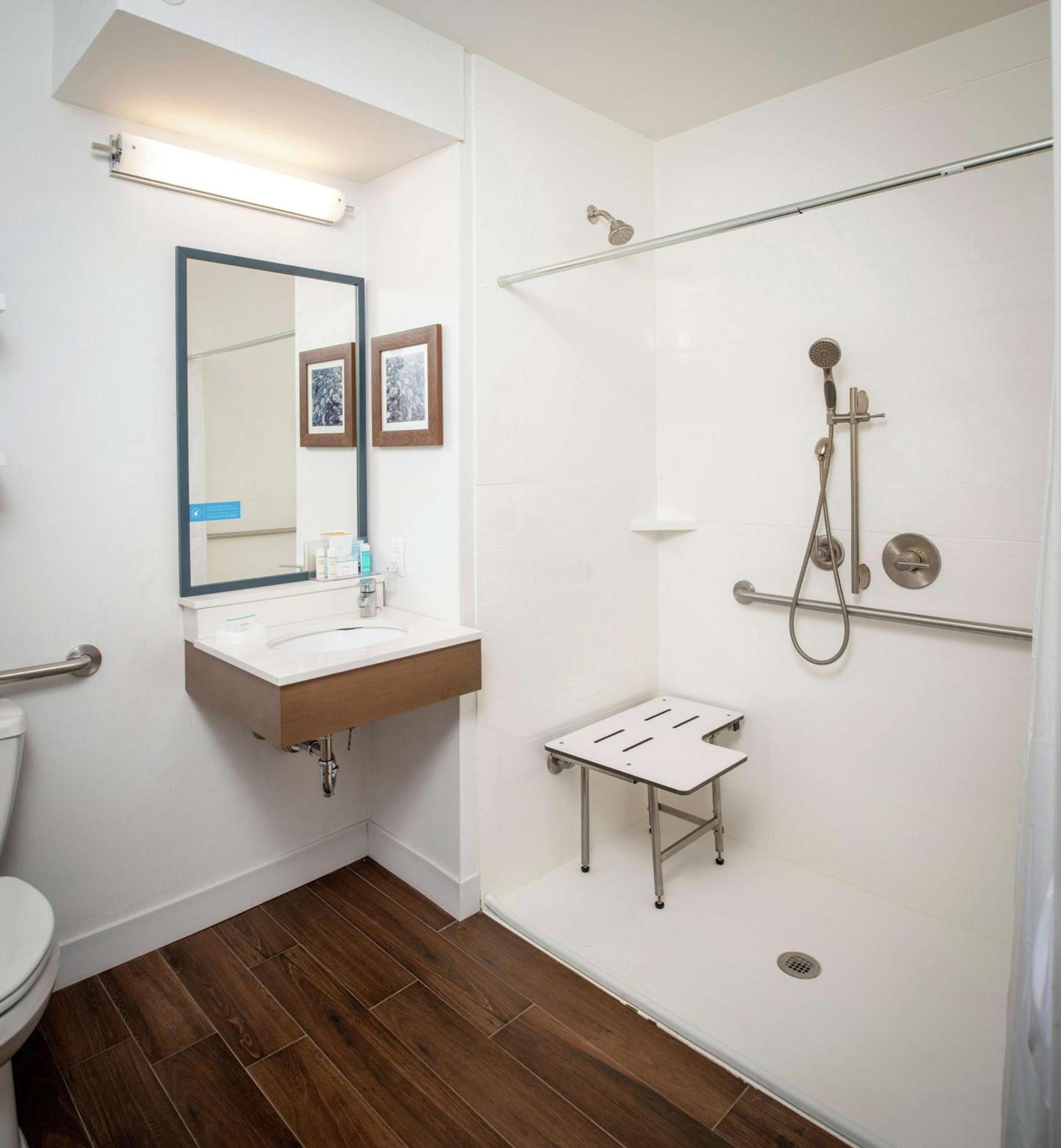 Hampton Inn & Suites Binghamton/Vestal photo 19