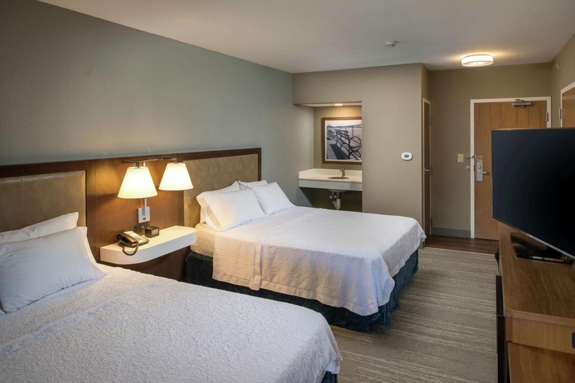 Hampton Inn & Suites Binghamton/Vestal photo 26