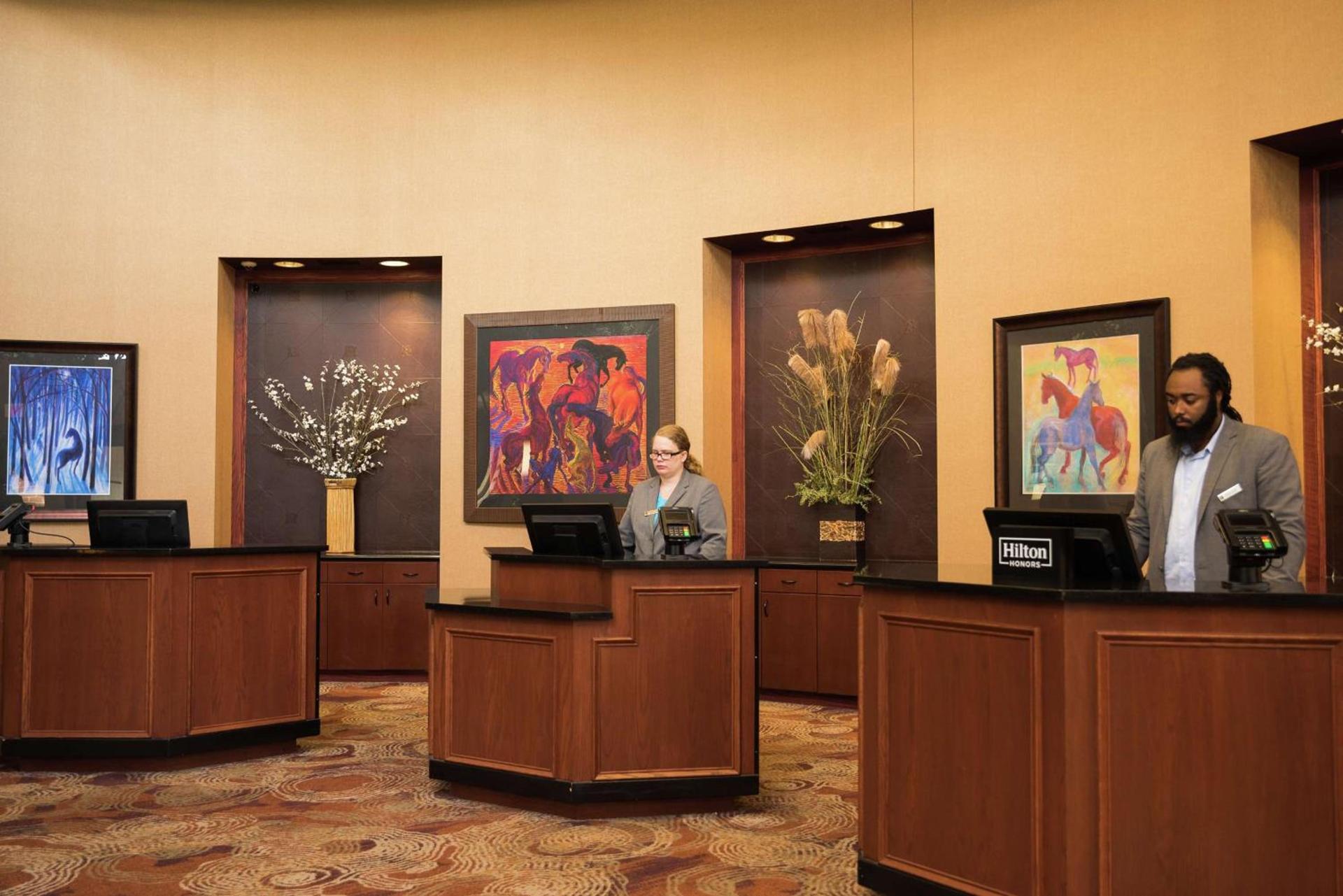 Embassy Suites by Hilton Minneapolis North photo 10