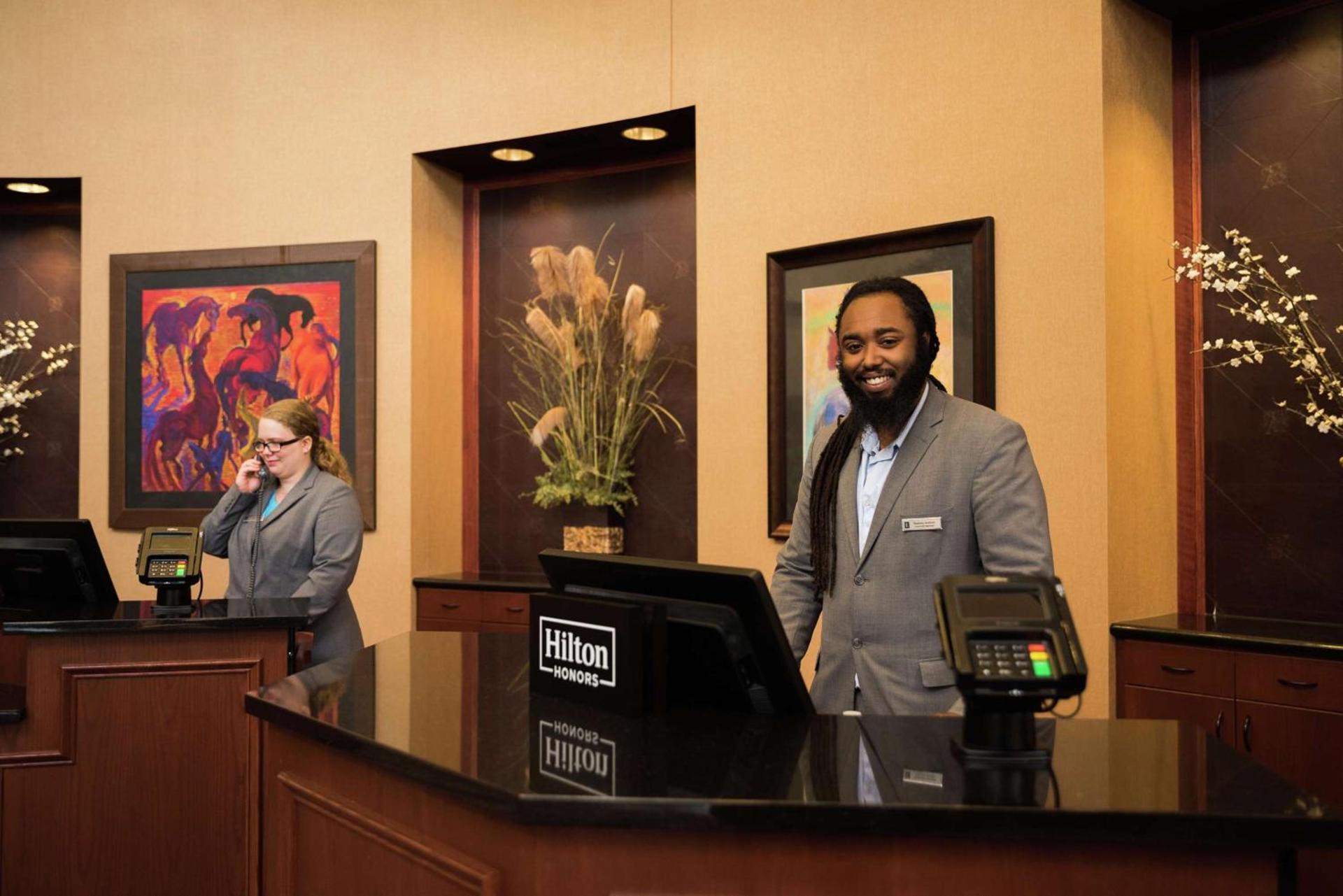 Embassy Suites by Hilton Minneapolis North photo 12