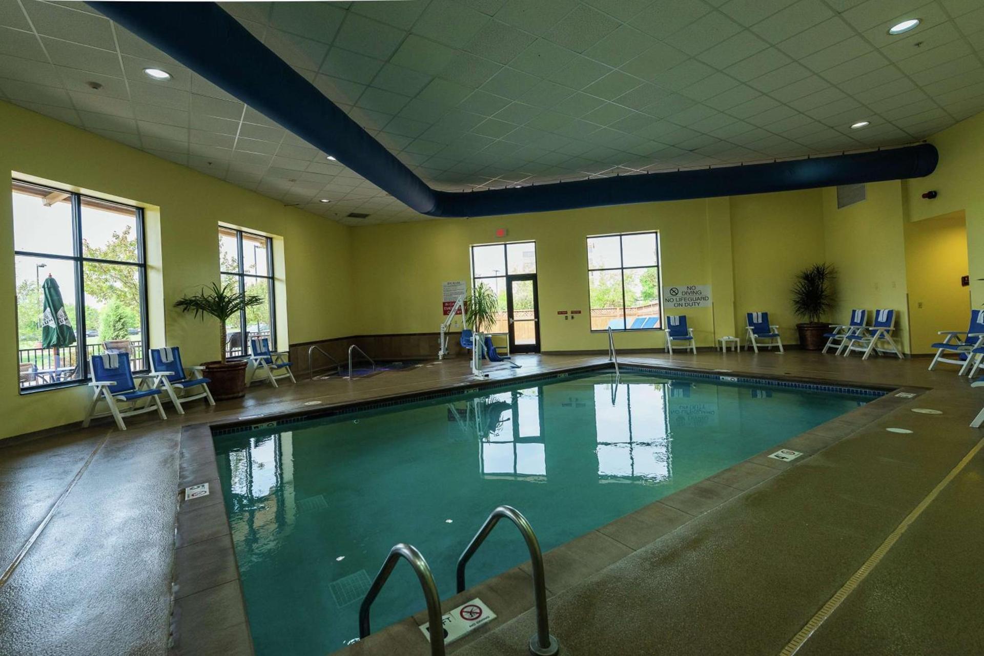 Embassy Suites by Hilton Minneapolis North photo 13