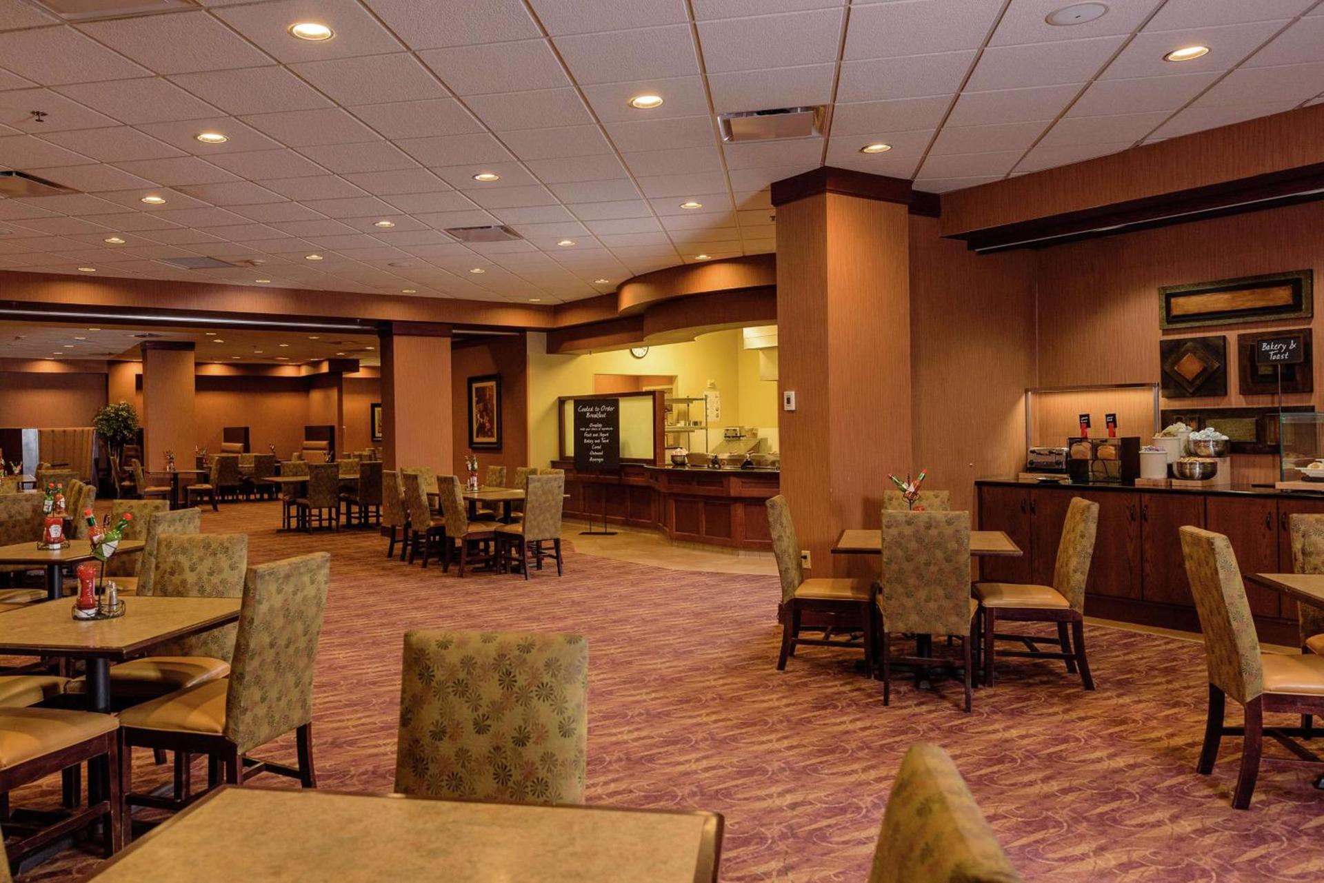 Embassy Suites by Hilton Minneapolis North photo 16