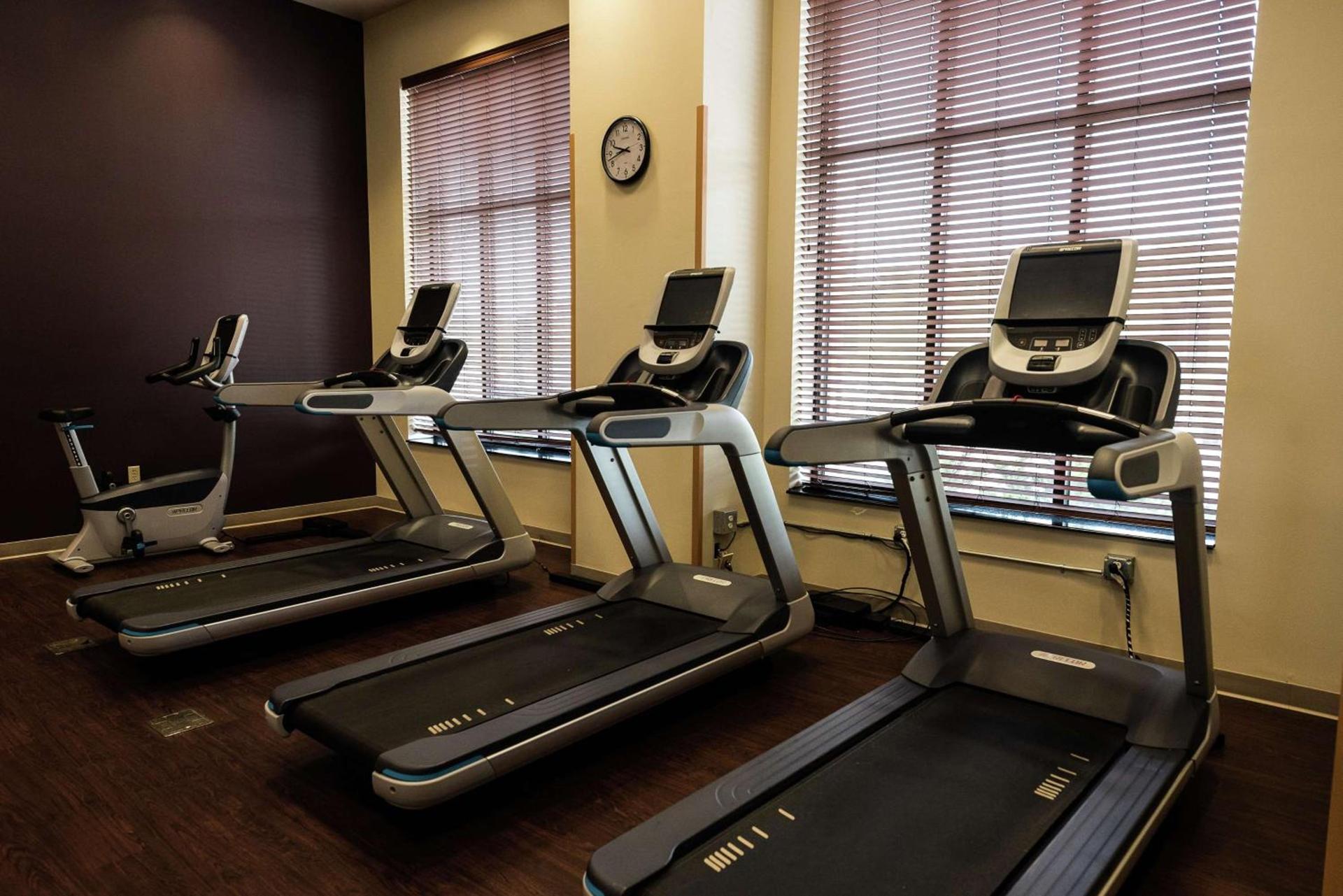 Embassy Suites by Hilton Minneapolis North photo 32