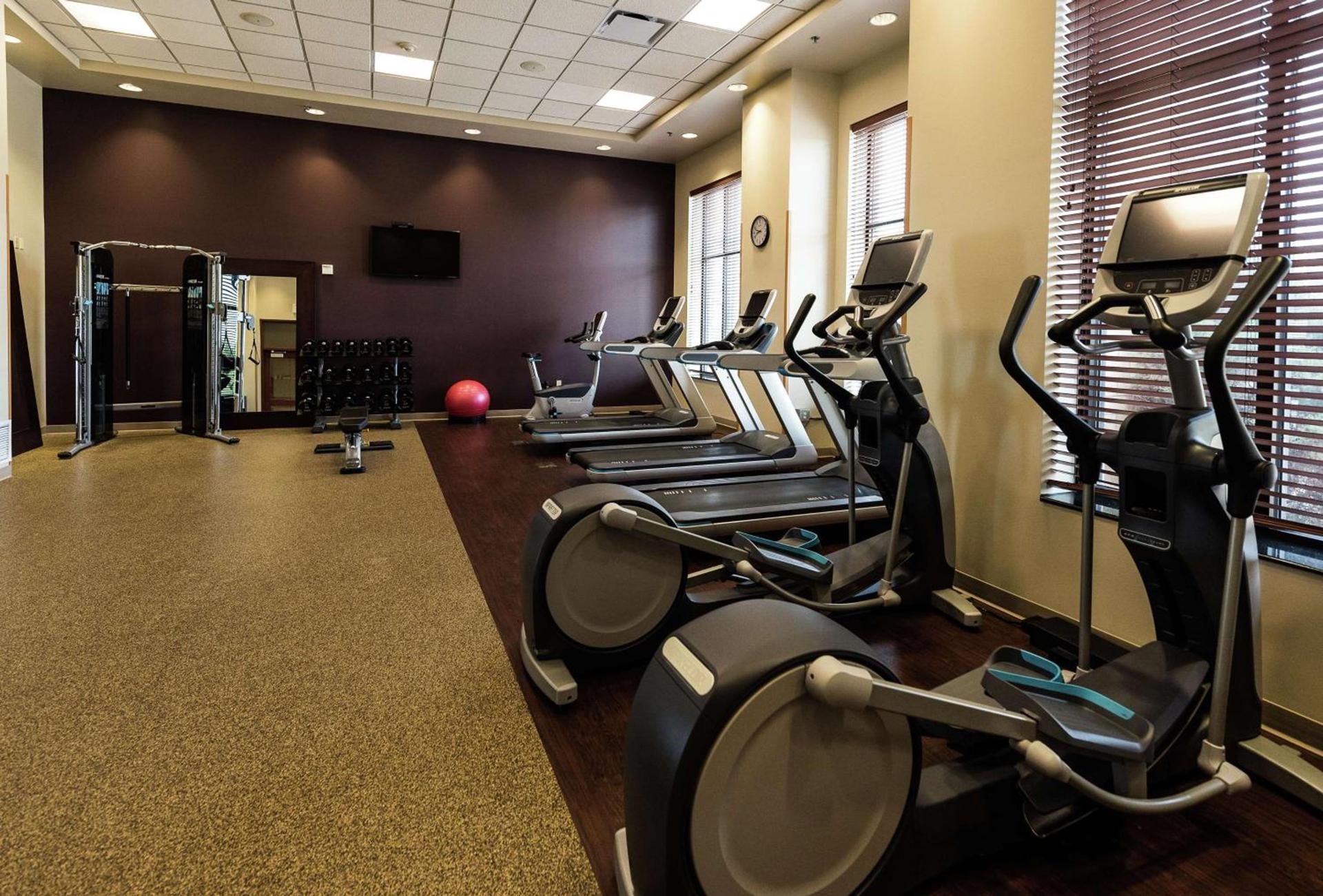 Embassy Suites by Hilton Minneapolis North photo 33