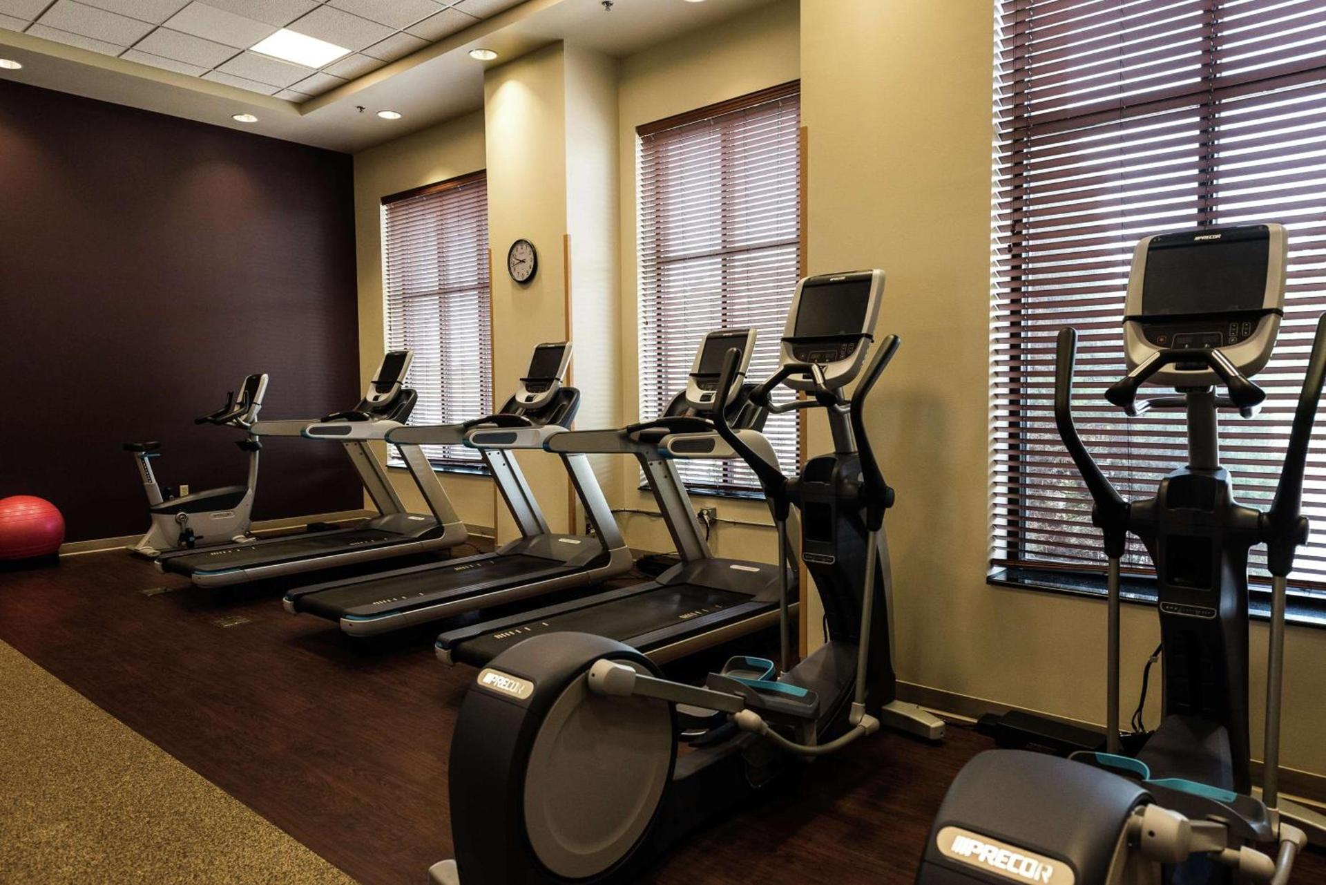Embassy Suites by Hilton Minneapolis North photo 34