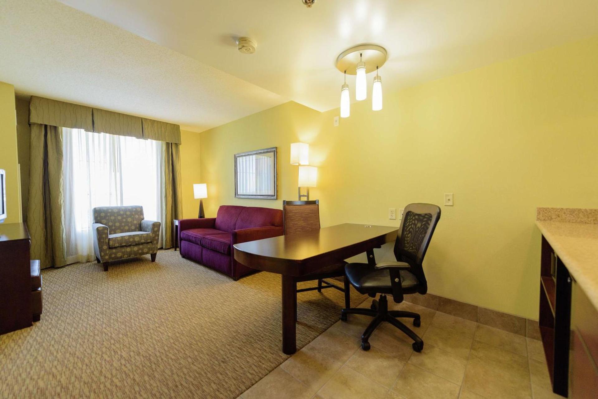Embassy Suites by Hilton Minneapolis North photo 39