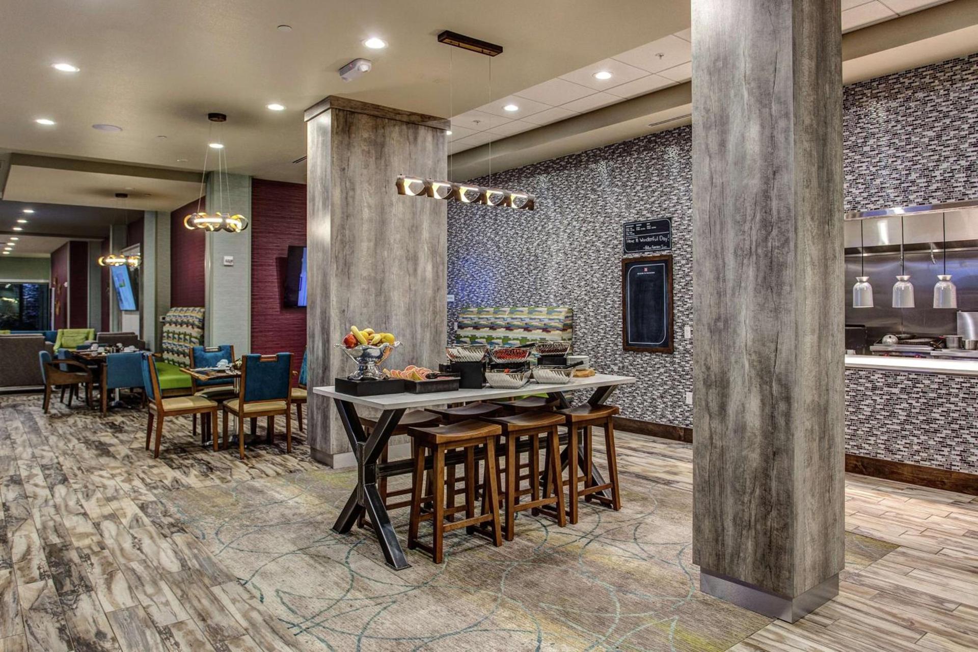 Hilton Garden Inn Topeka photo 9