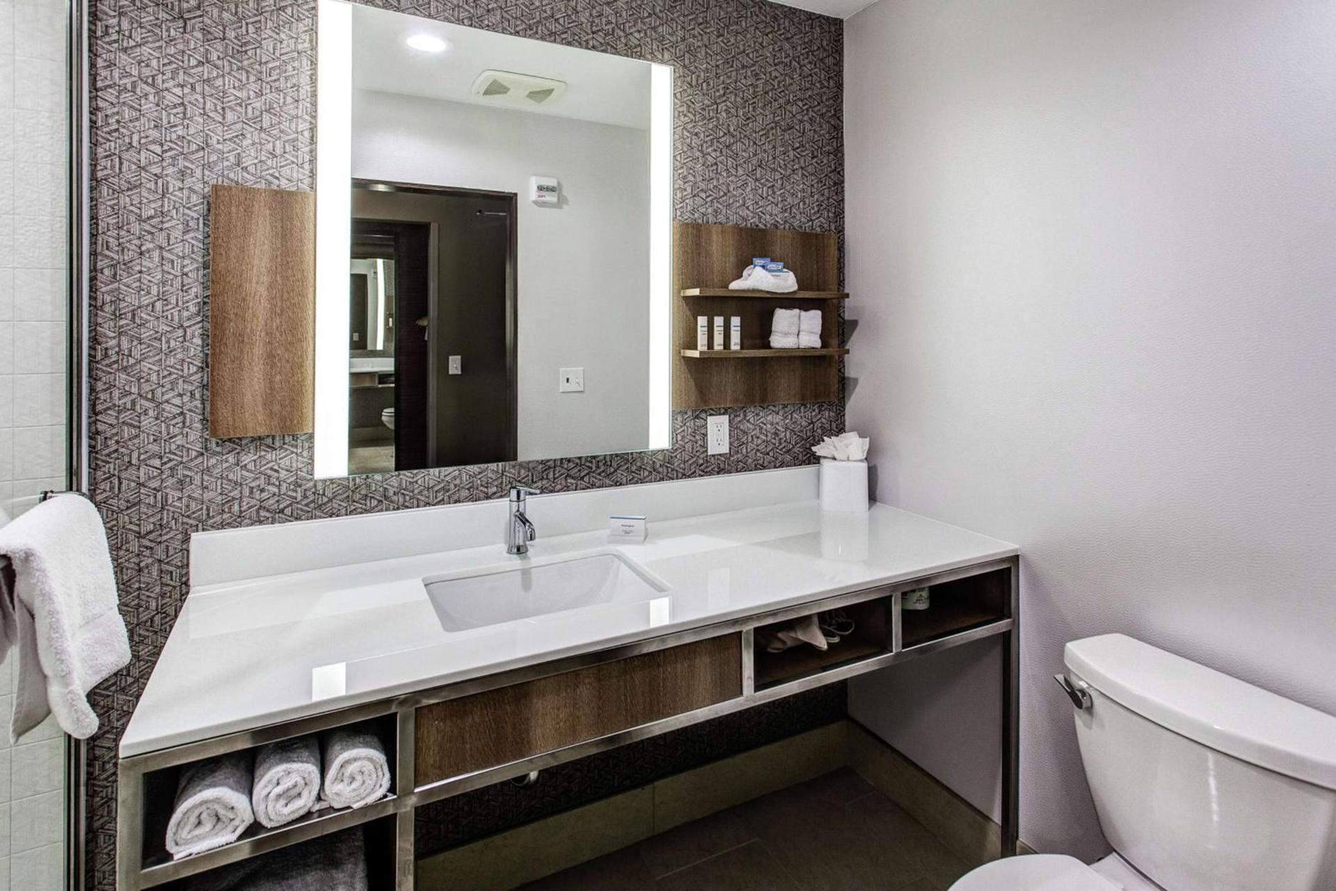 Hilton Garden Inn Topeka photo 15