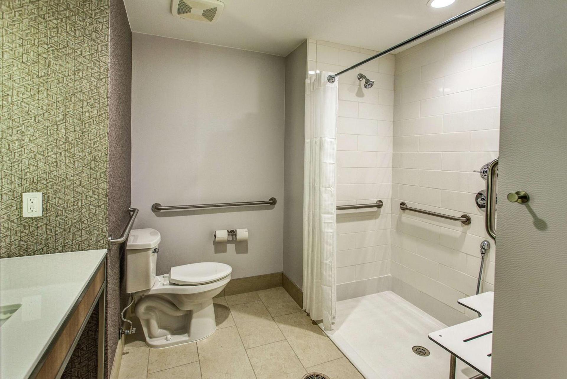 Hilton Garden Inn Topeka photo 21