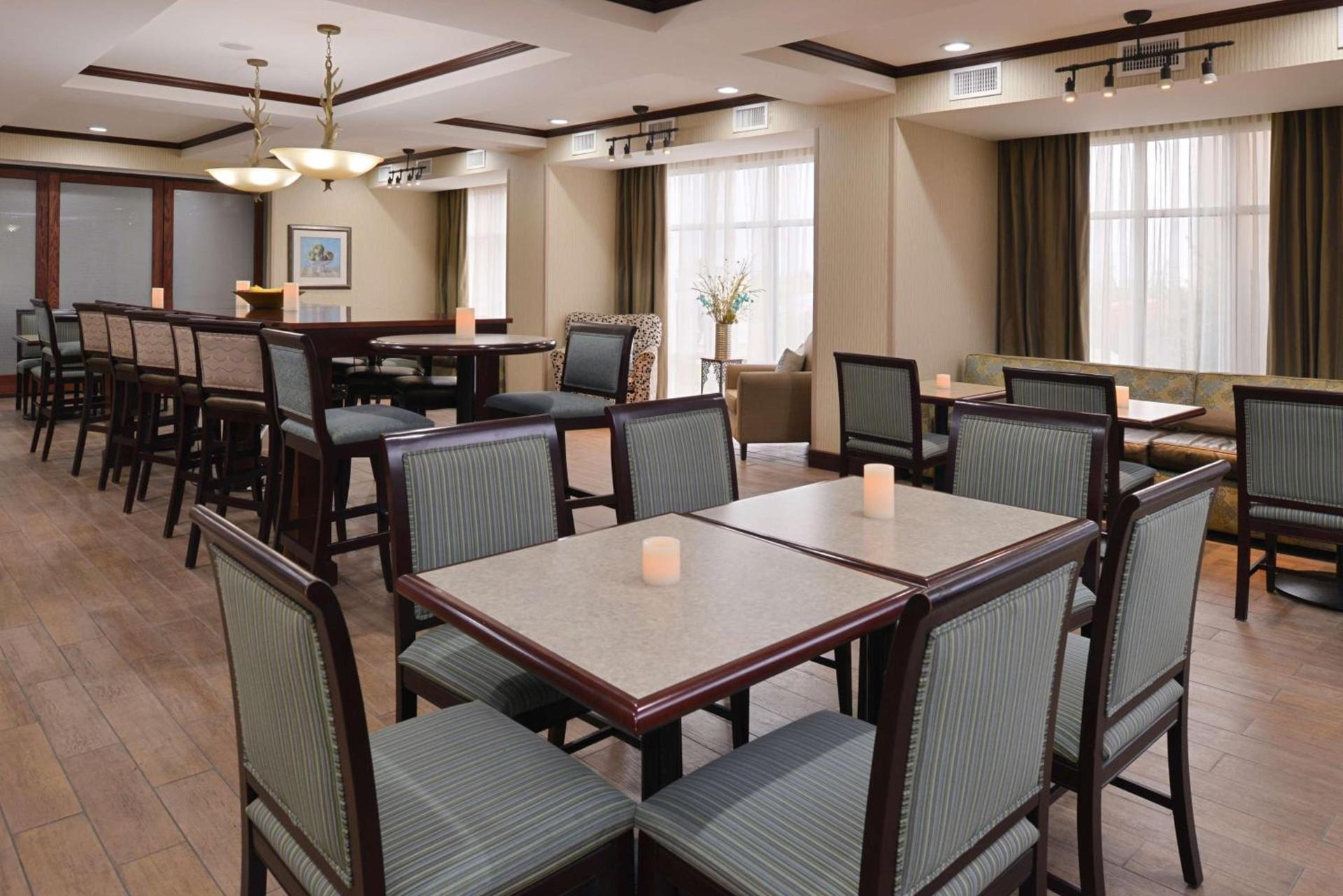 Hampton Inn Alpine photo 14