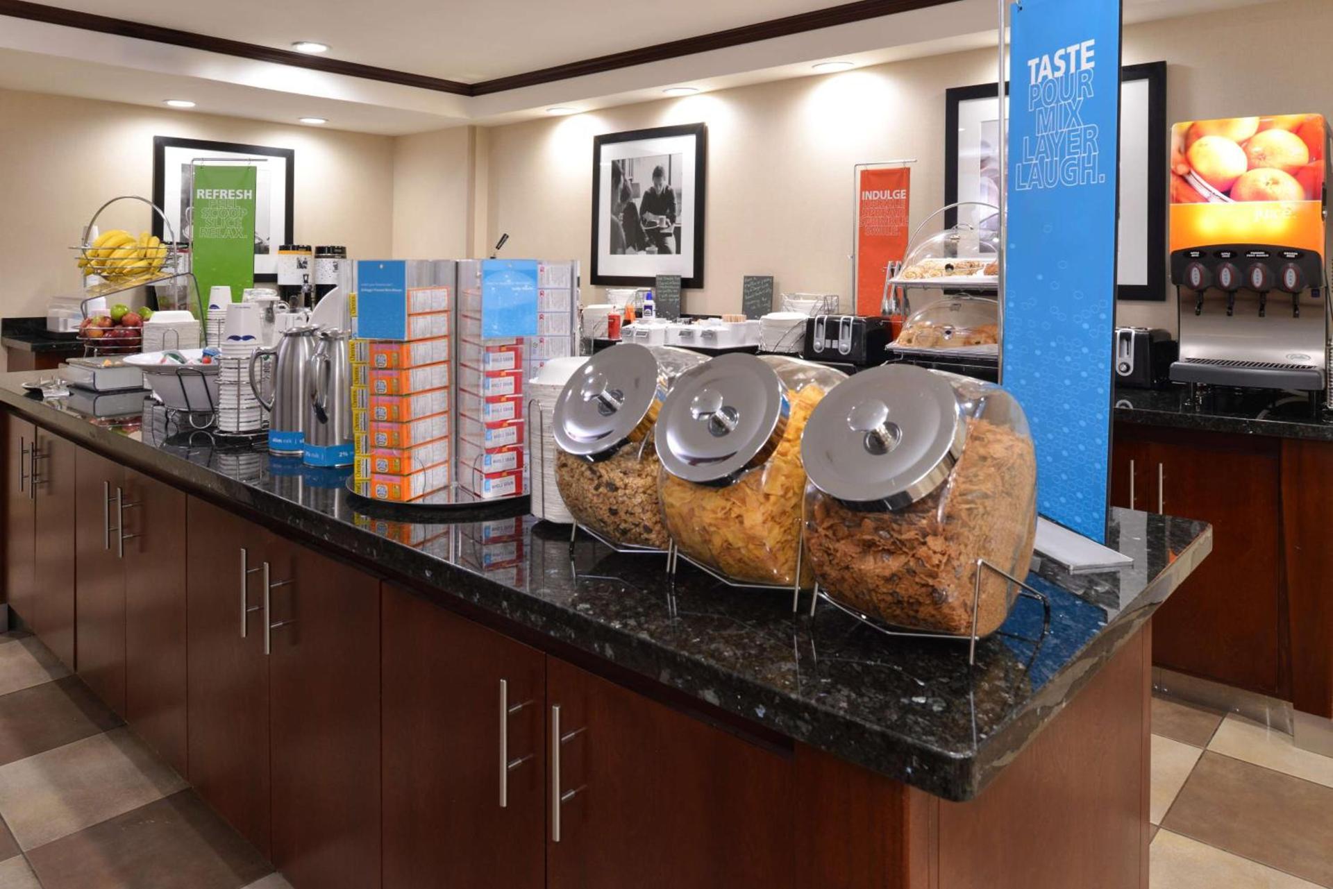 Hampton Inn Alpine photo 15