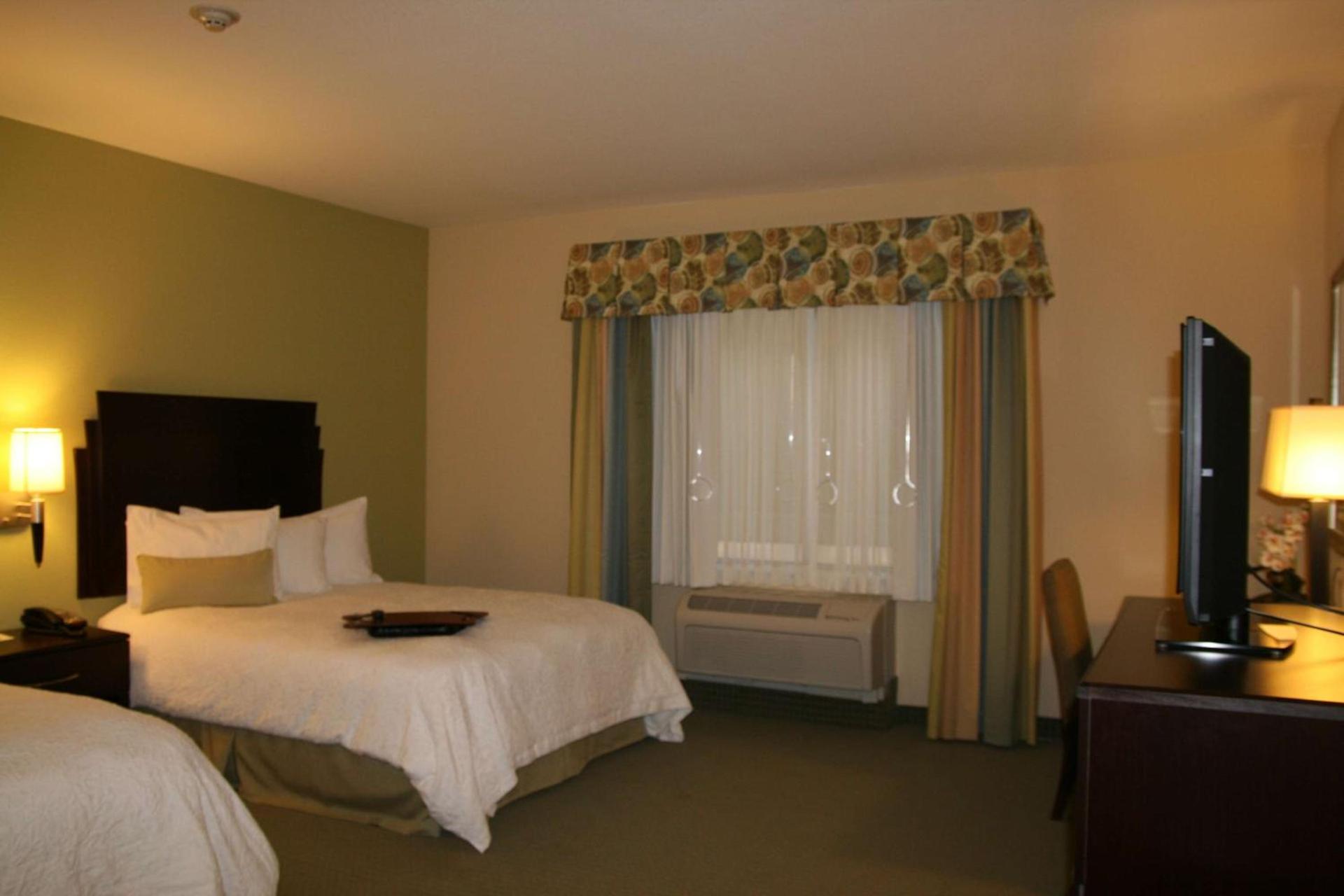 Hampton Inn Alpine photo 23