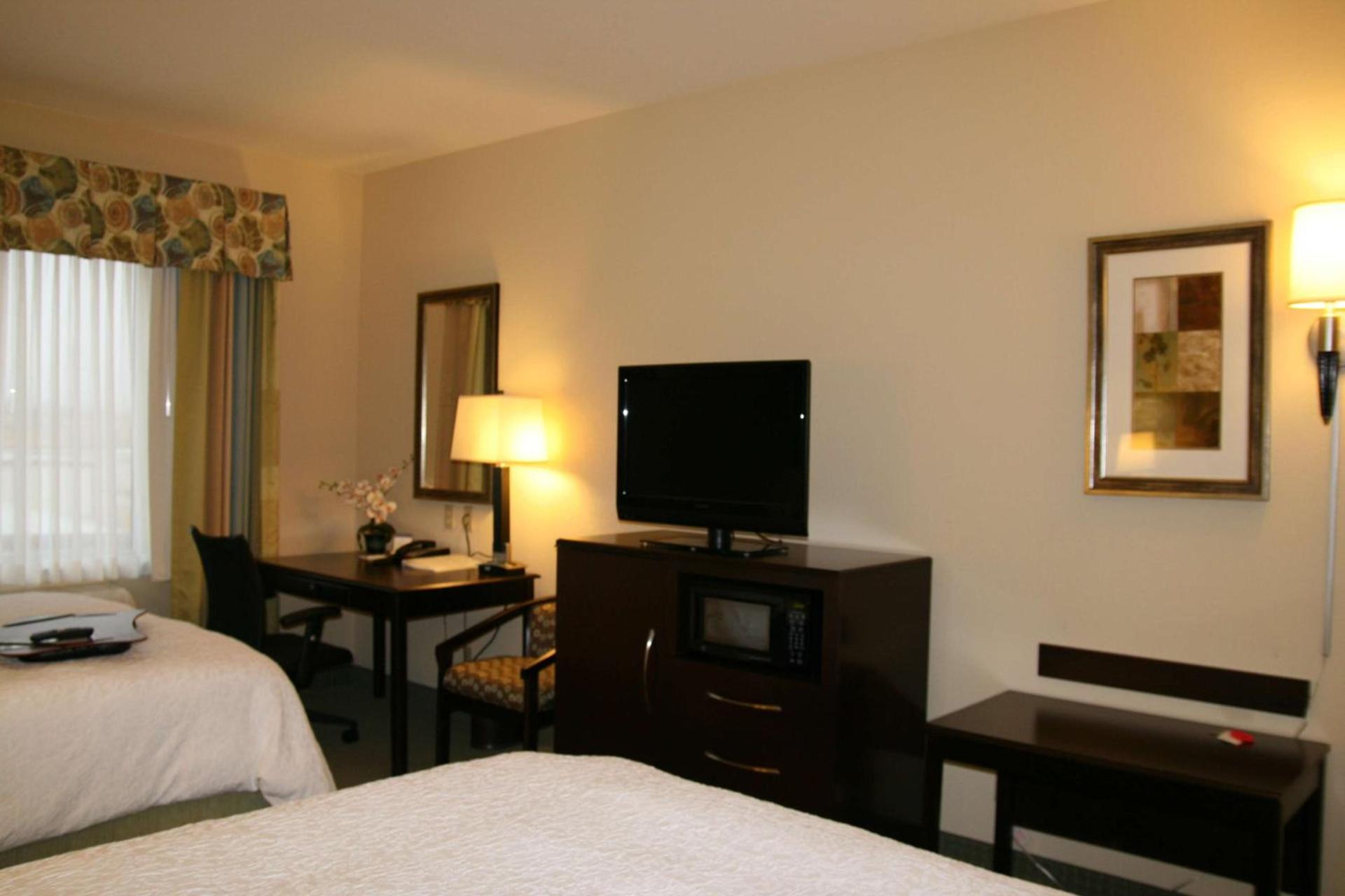 Hampton Inn Alpine photo 29