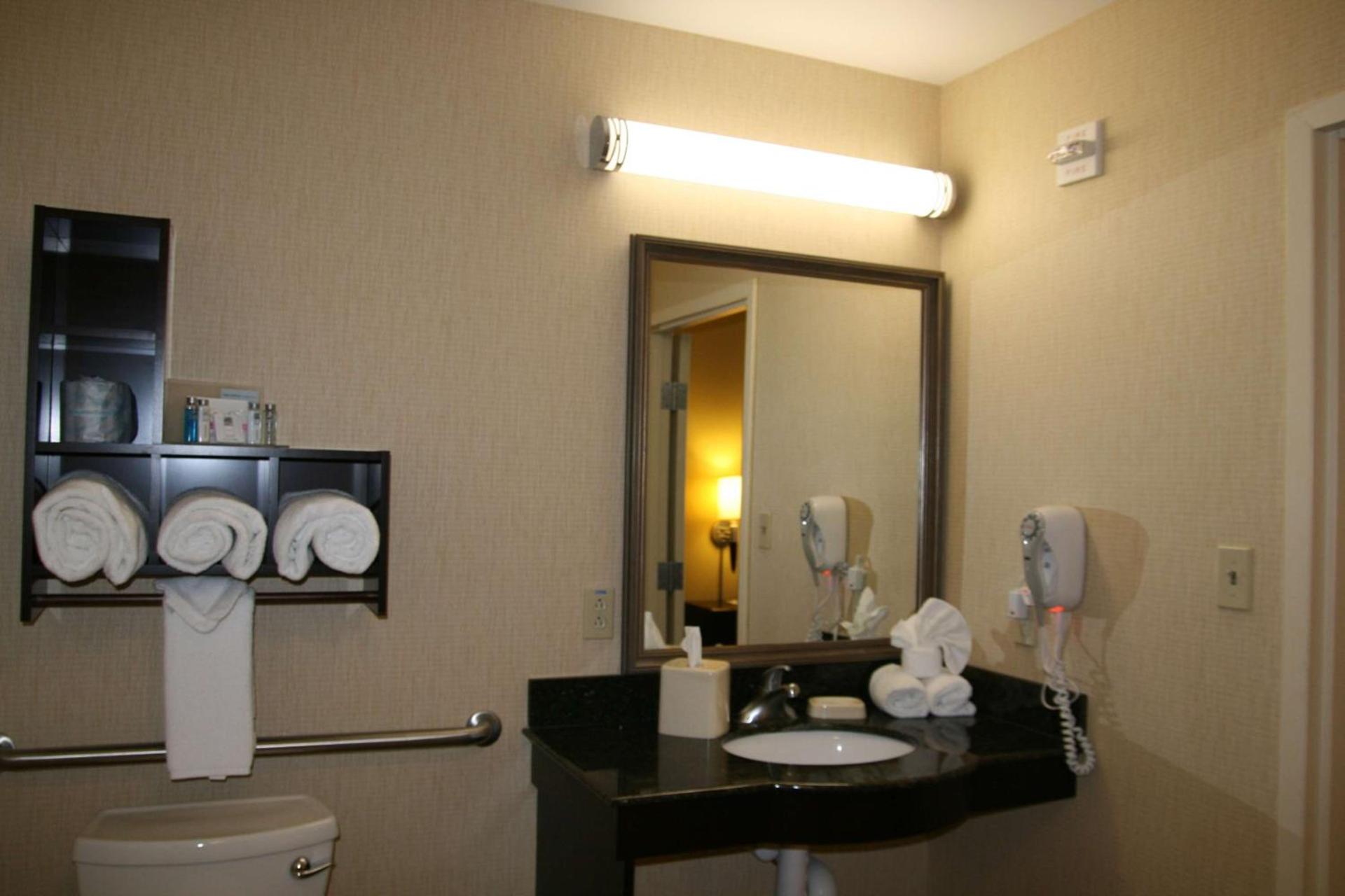Hampton Inn Alpine photo 30