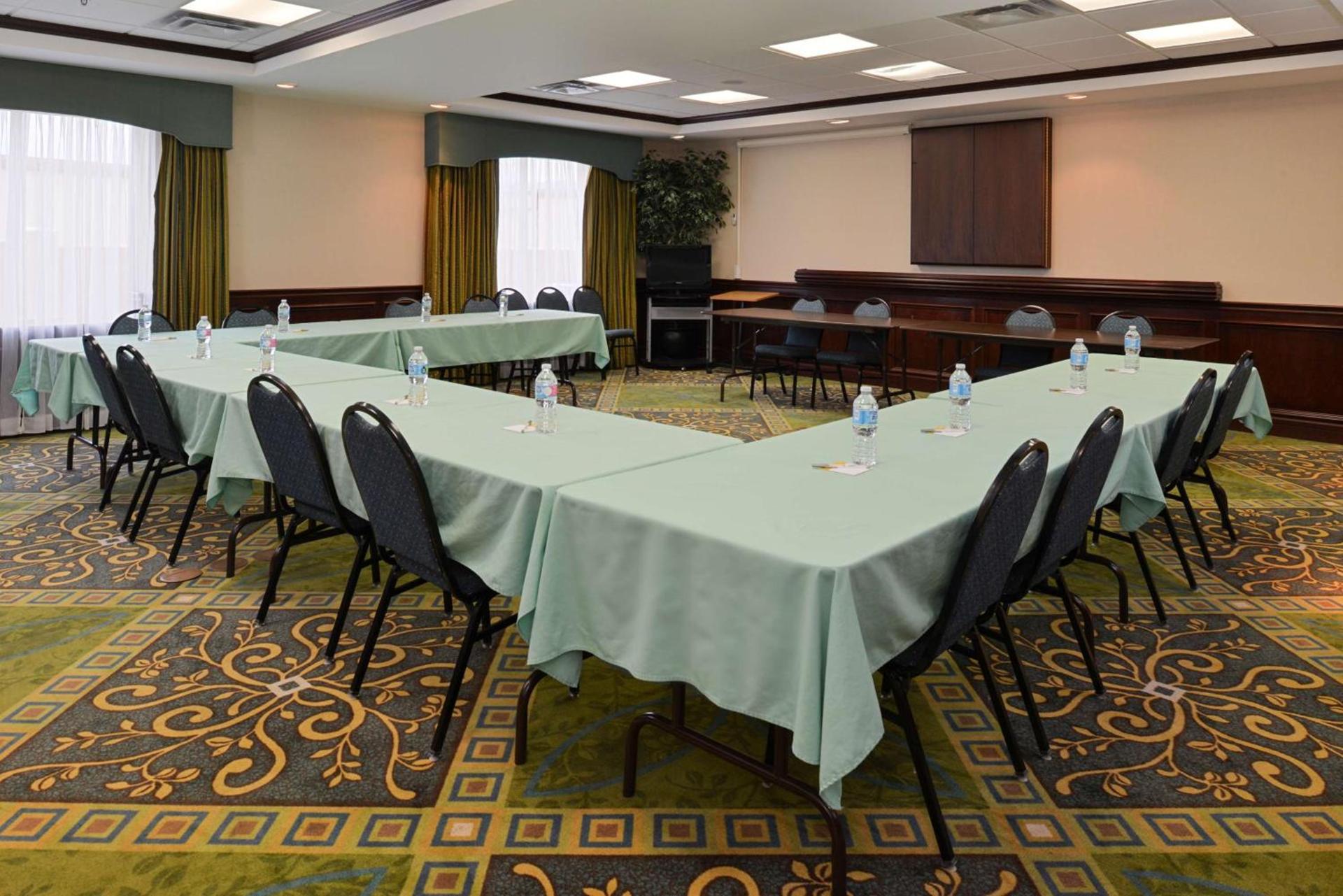 Hampton Inn Alpine photo 32