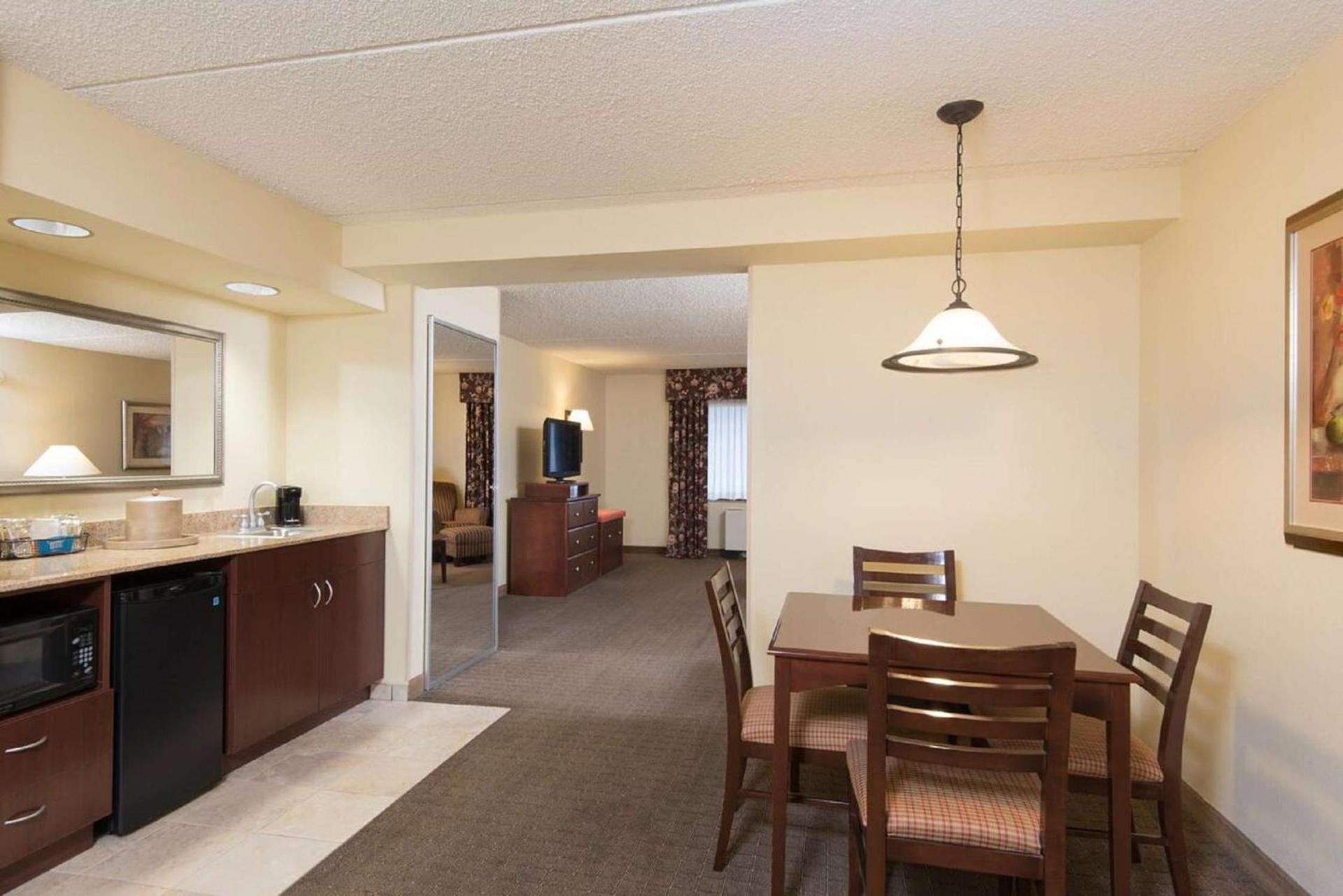 Hampton Inn Schenectady Downtown photo 25