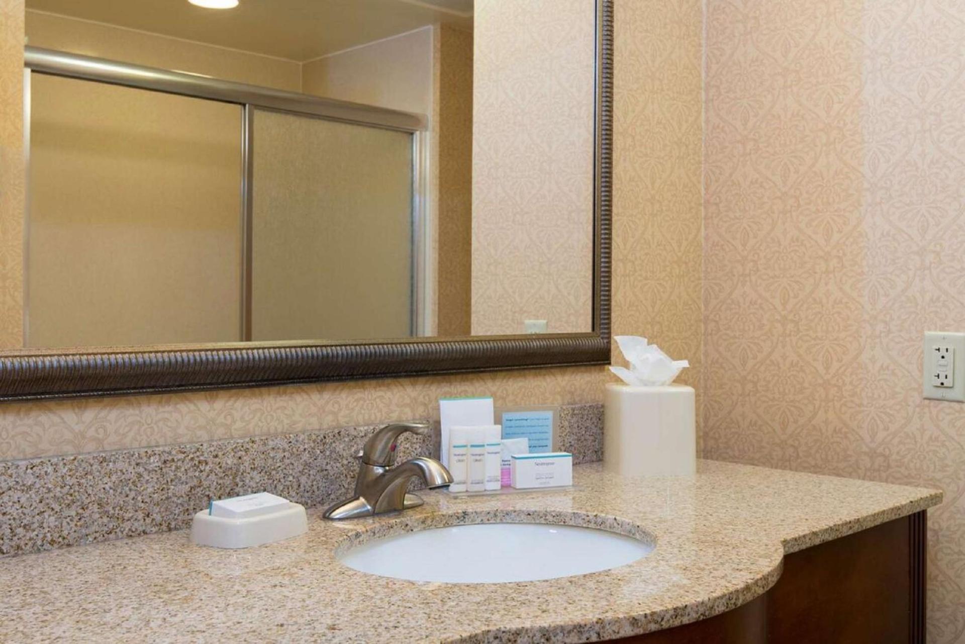 Hampton Inn Schenectady Downtown photo 18