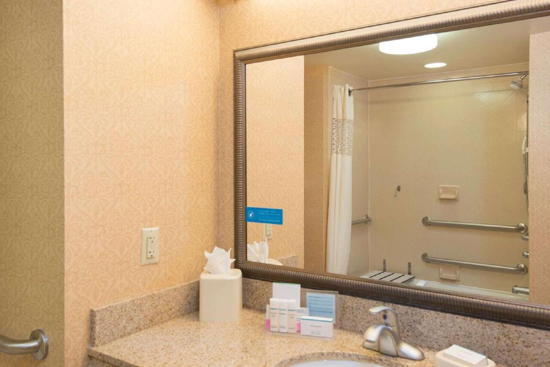 Hampton Inn Schenectady Downtown photo 21