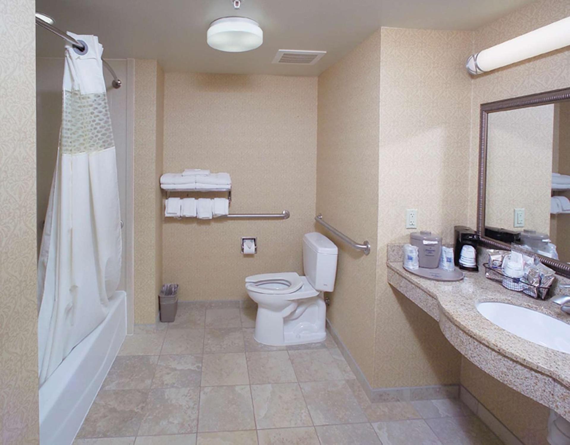 Hampton Inn Schenectady Downtown photo 23