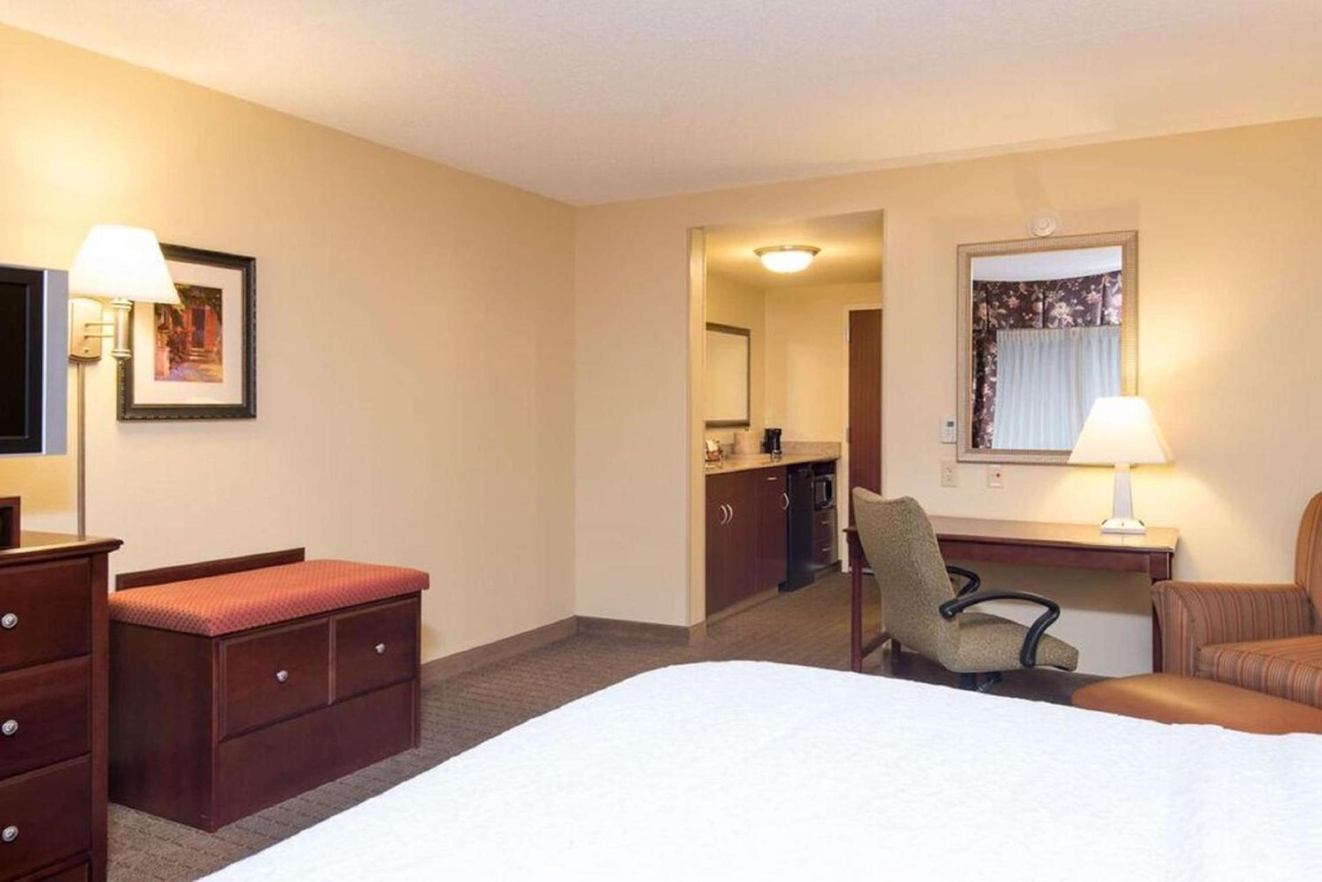 Hampton Inn Schenectady Downtown photo 29