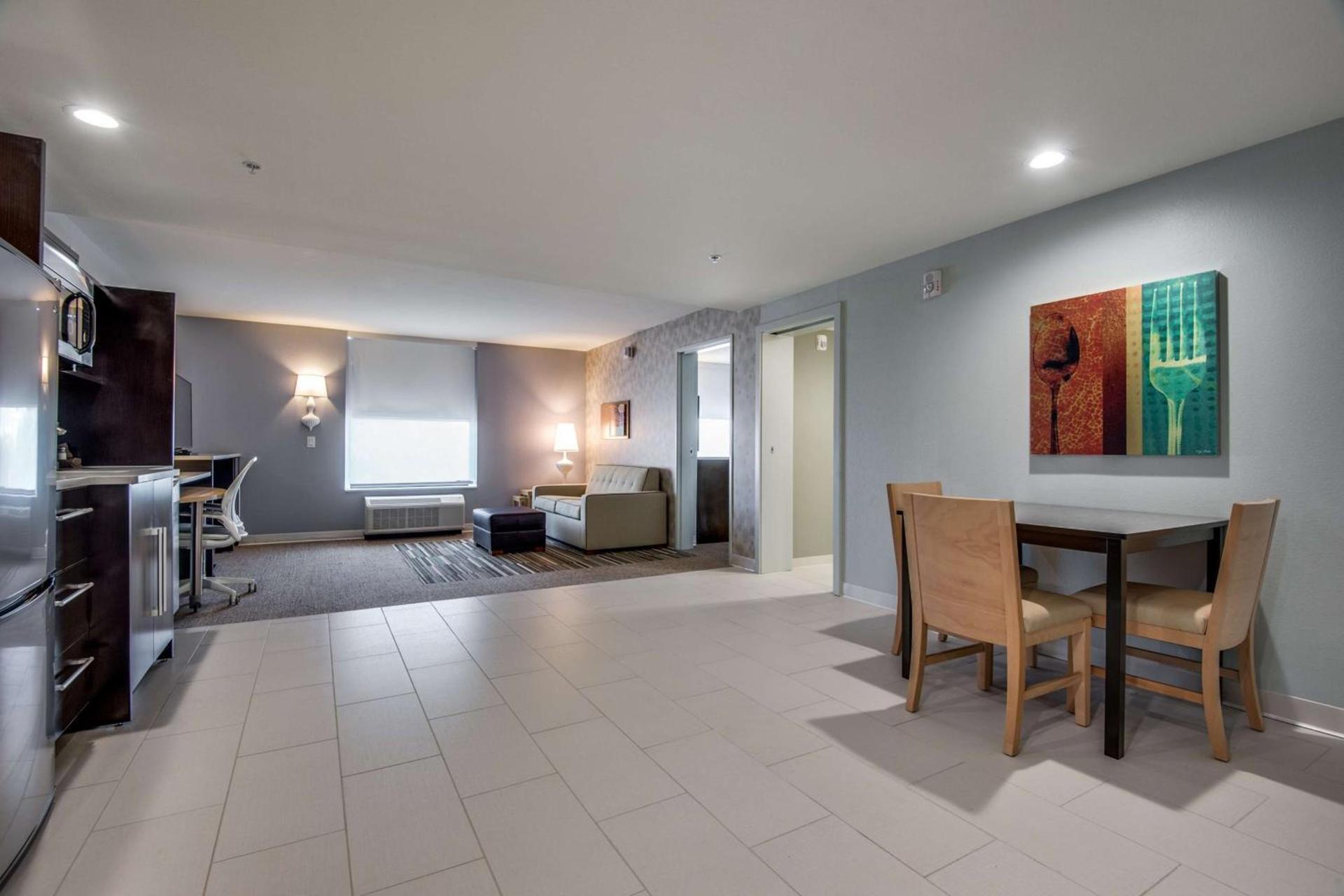 Home2 Suites by Hilton DFW Airport South Irving photo 10