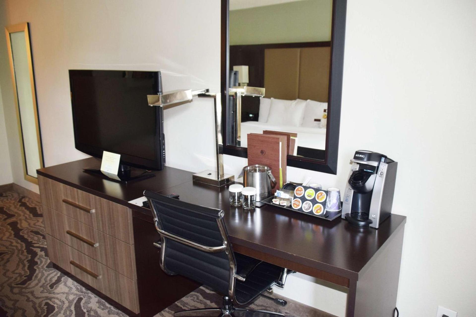 DoubleTree by Hilton Montgomery Downtown photo 39