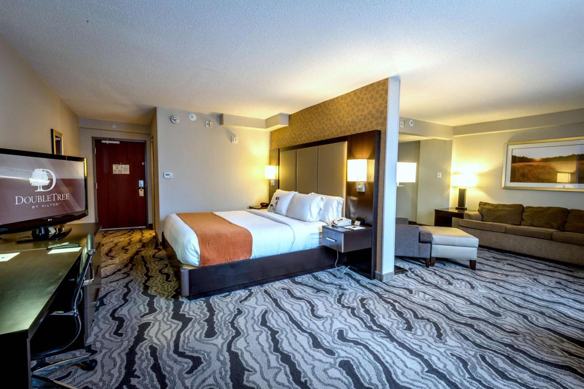 DoubleTree by Hilton Montgomery Downtown photo 54
