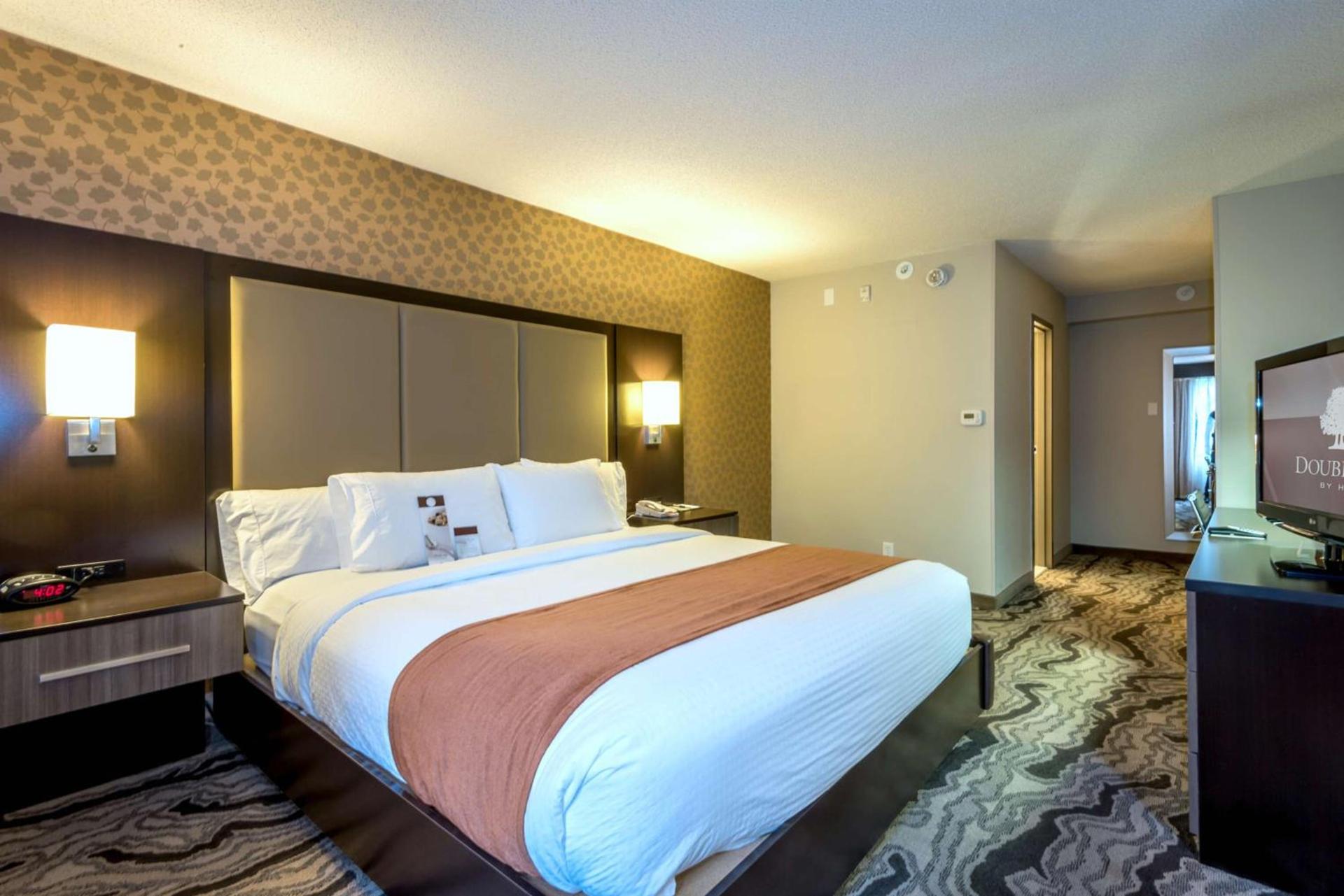 DoubleTree by Hilton Montgomery Downtown photo 2