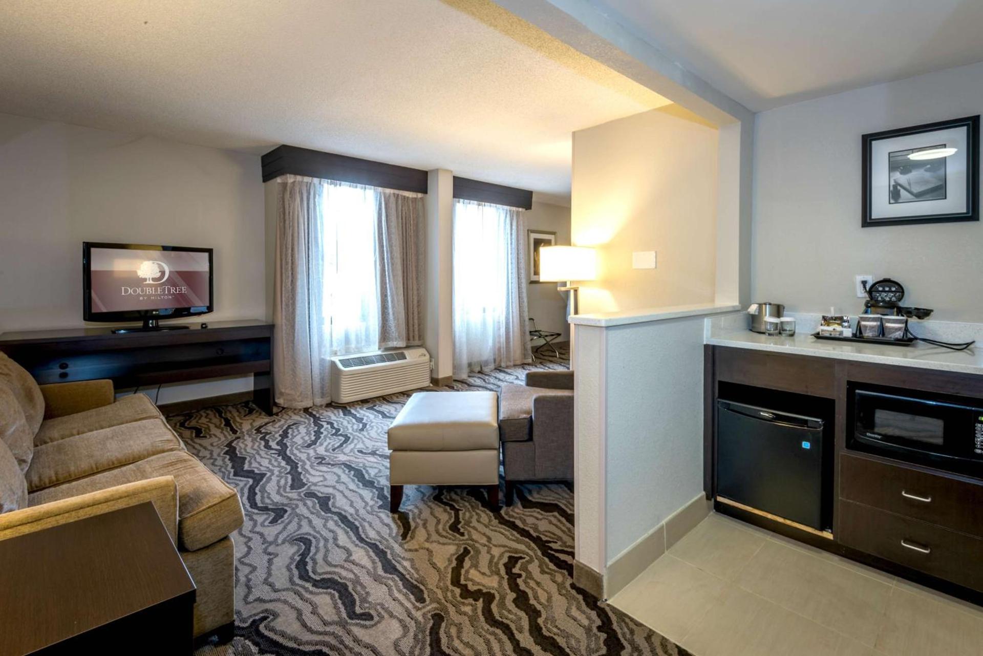 DoubleTree by Hilton Montgomery Downtown photo 68