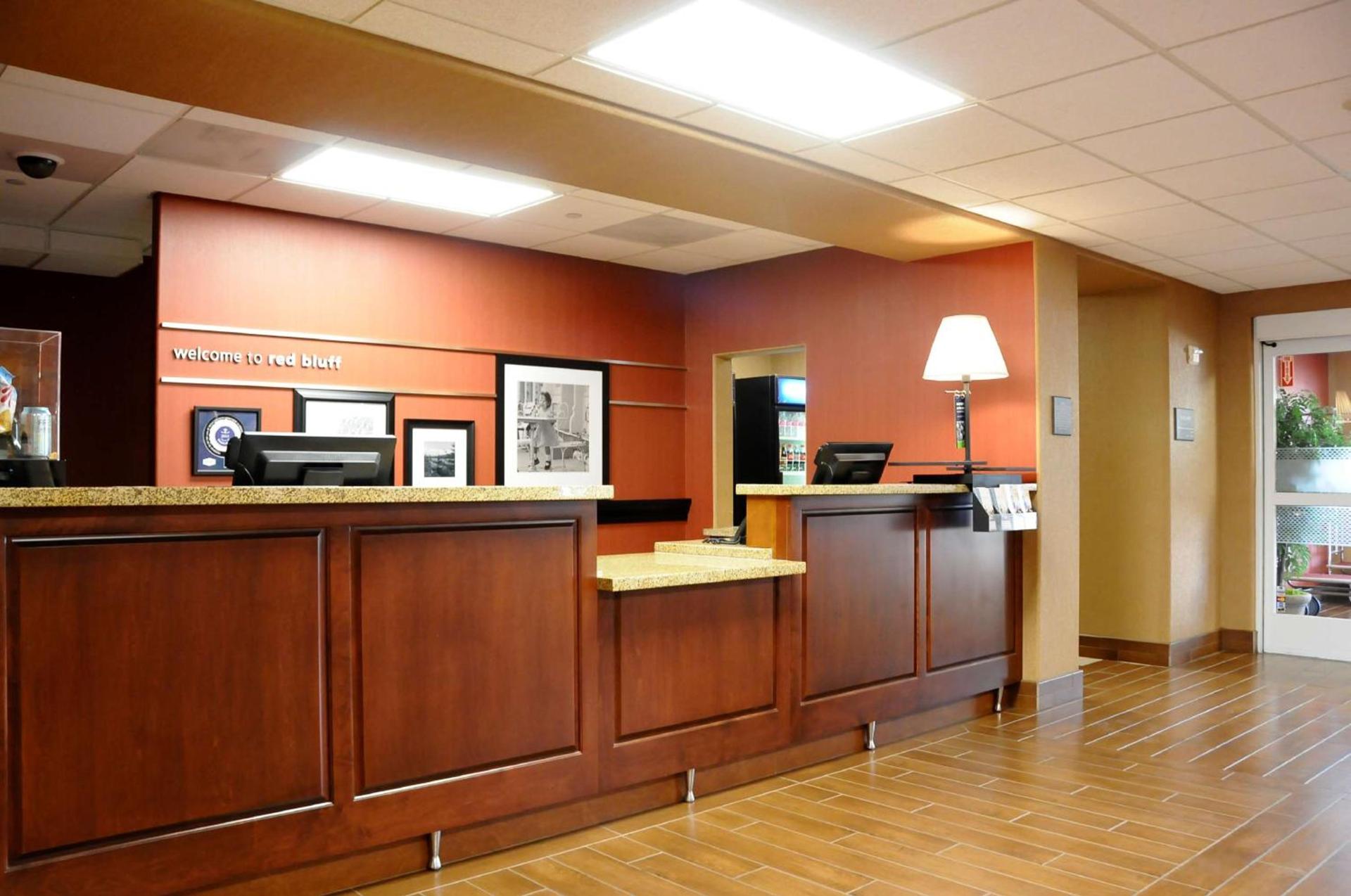 Hampton Inn & Suites Red Bluff photo 6