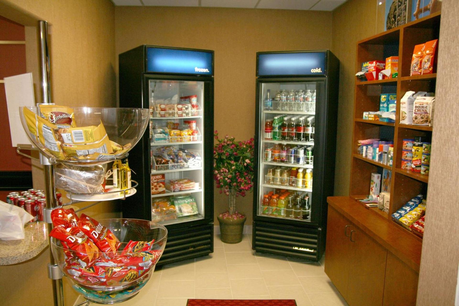 Hampton Inn & Suites Red Bluff photo 9