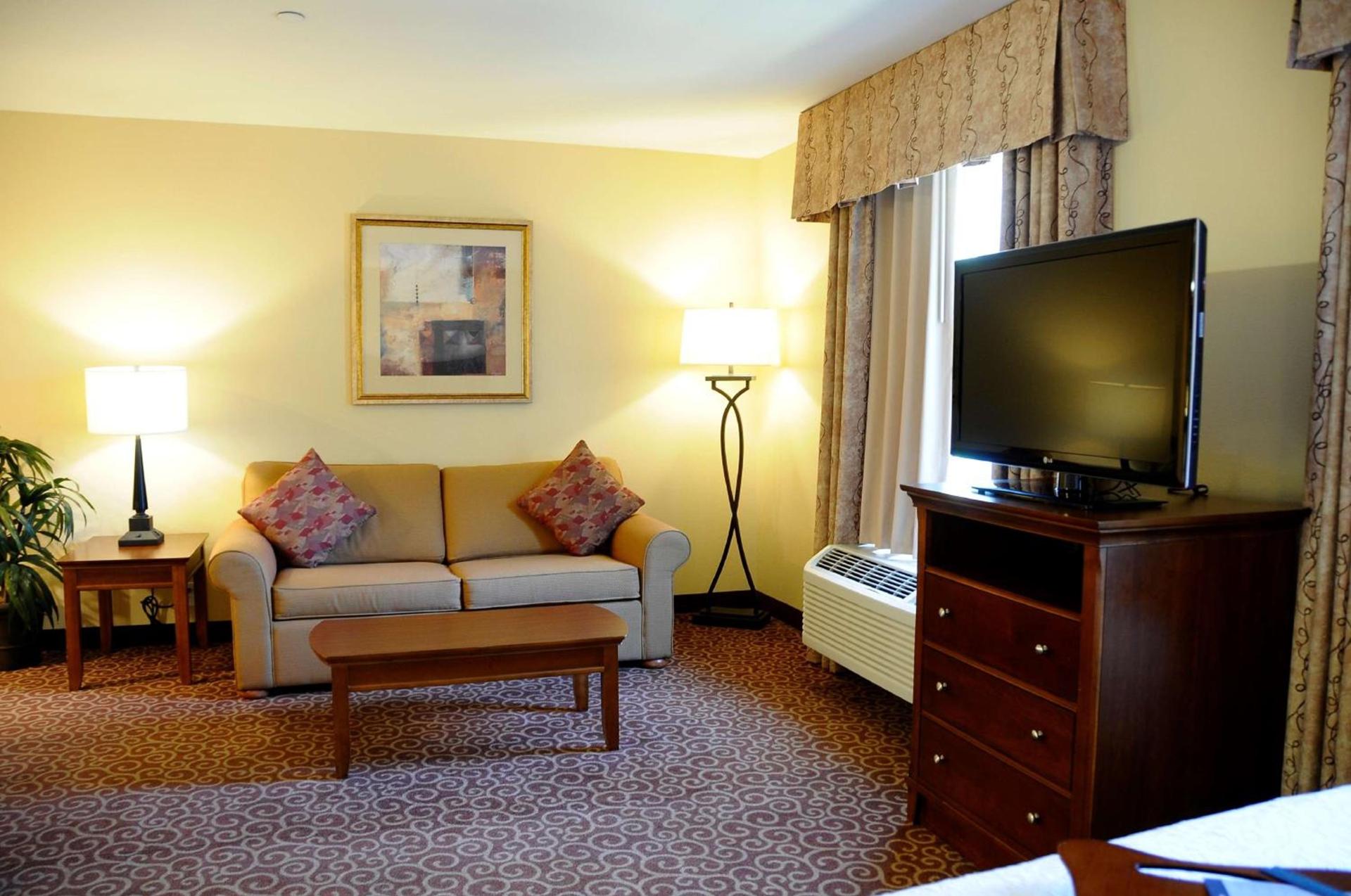 Hampton Inn & Suites Red Bluff photo 19