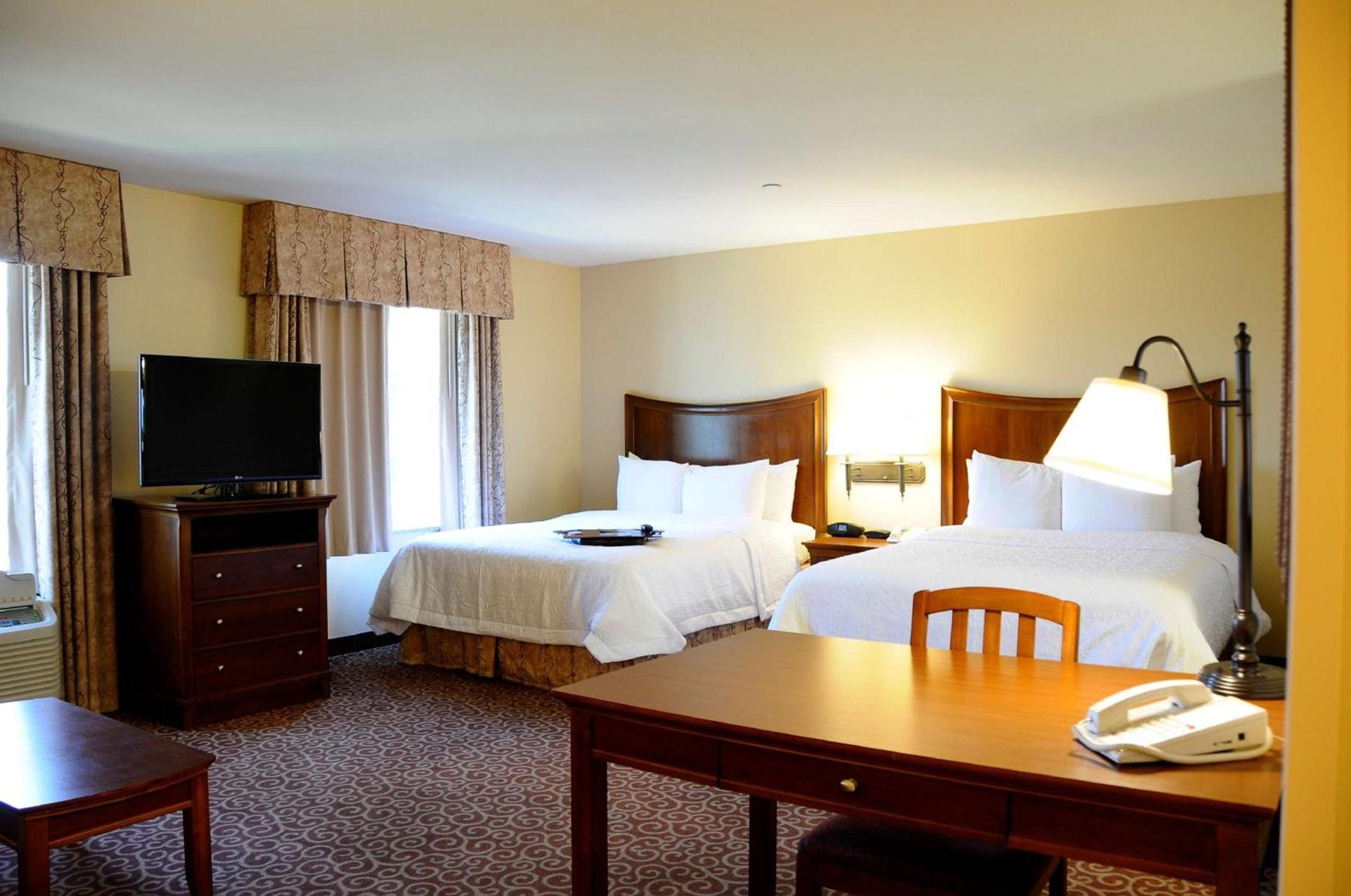 Hampton Inn & Suites Red Bluff photo 20
