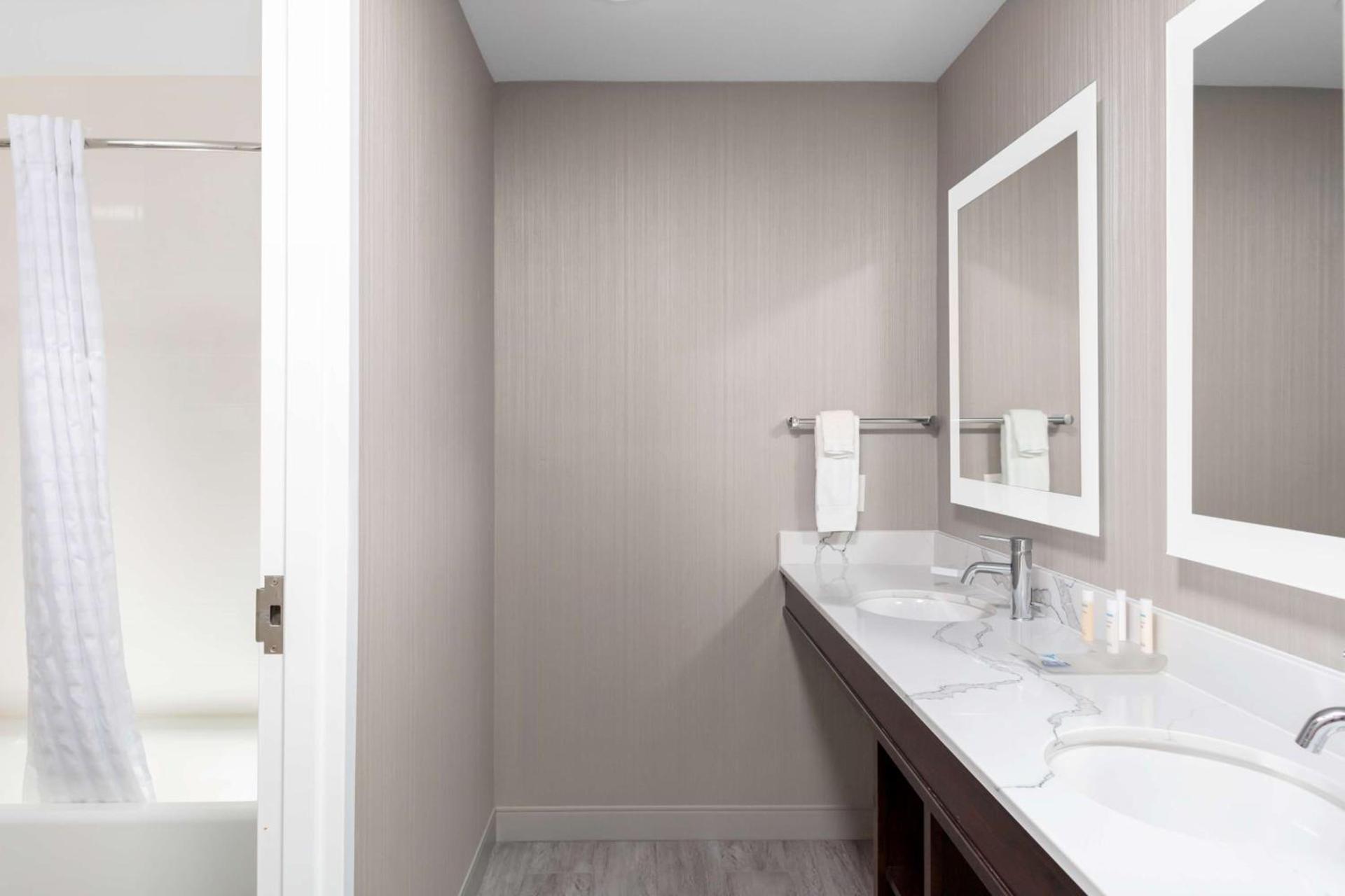 Homewood Suites by Hilton Phoenix Airport South photo 18