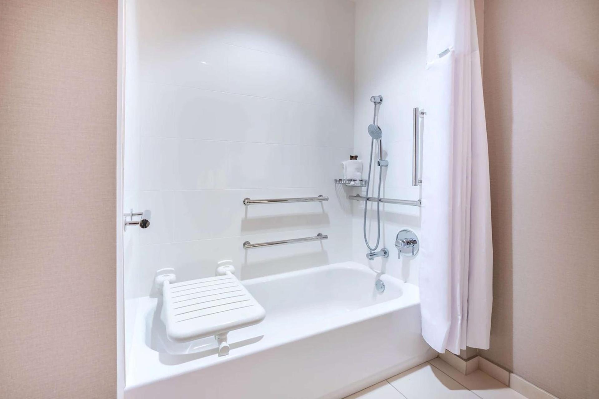 Hampton Inn San Jose Cherry Ave, CA photo 21