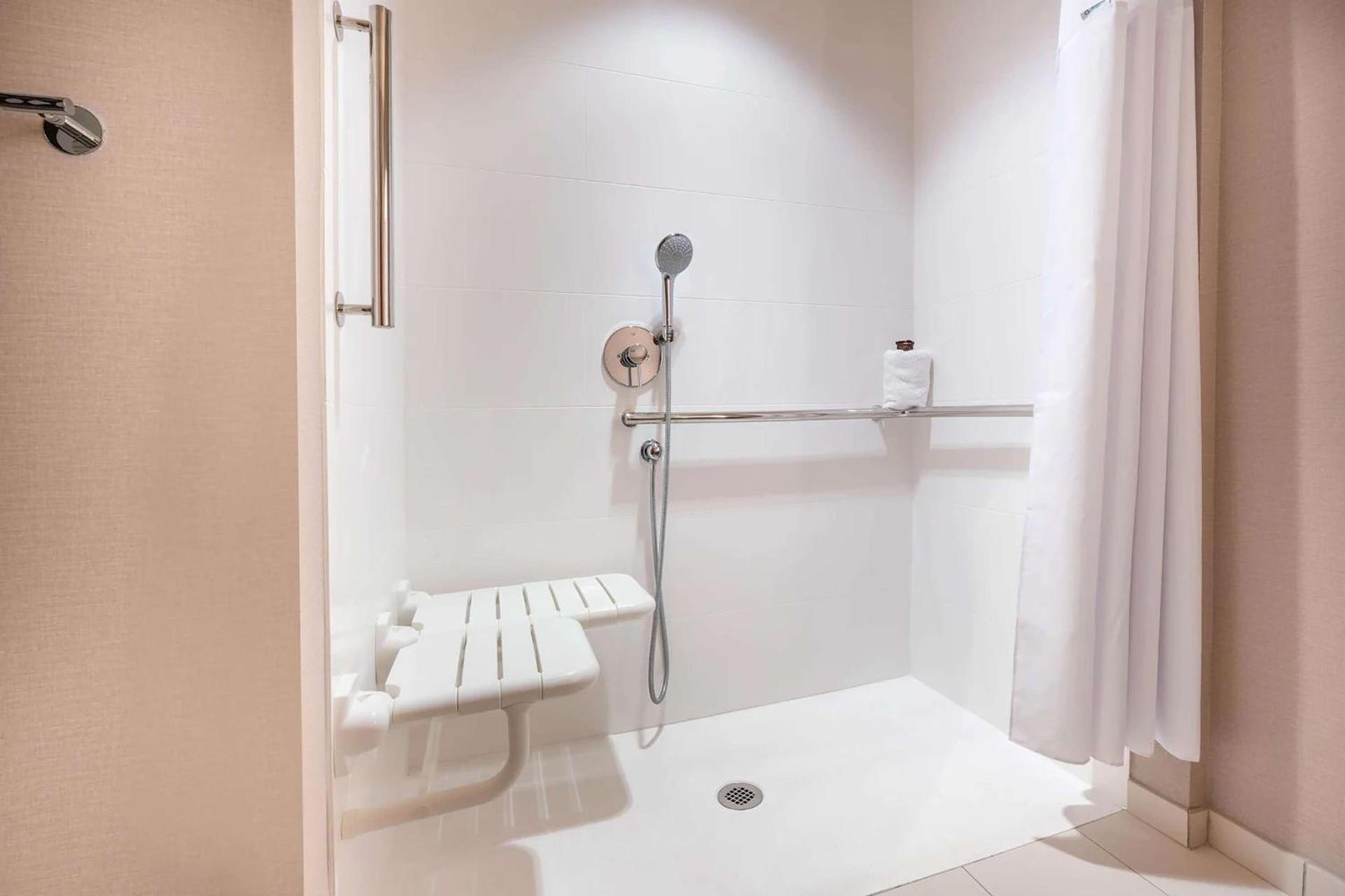 Hampton Inn San Jose Cherry Ave, CA photo 22