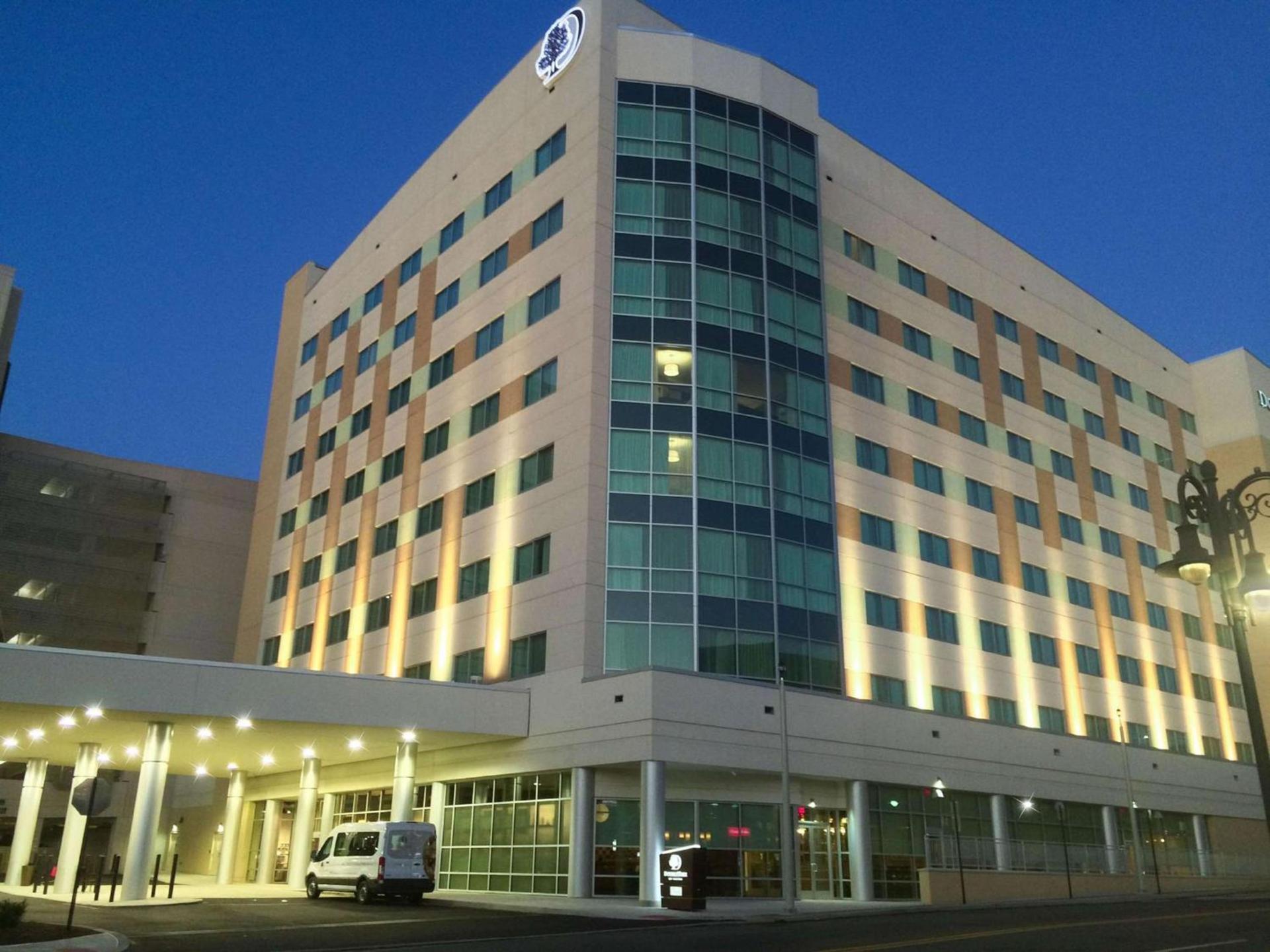 DoubleTree by Hilton Hotel Reading — hotel in Reading